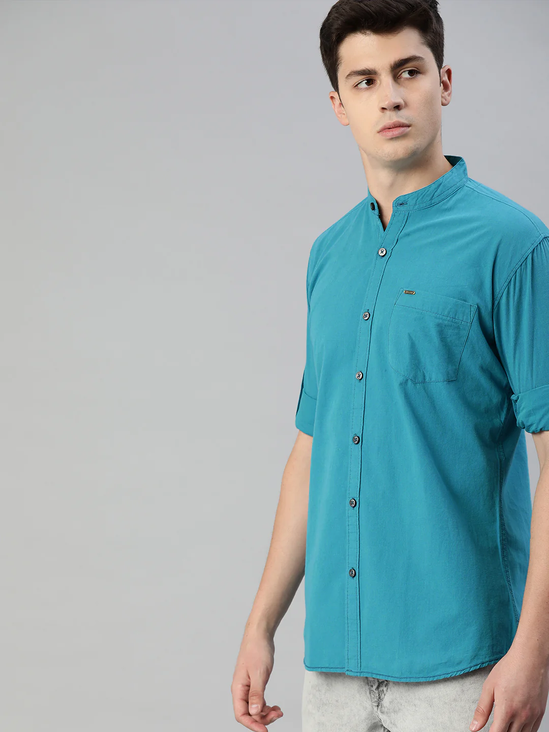 Men Blue Slim Fit Solid Casual Shirt - Image 2