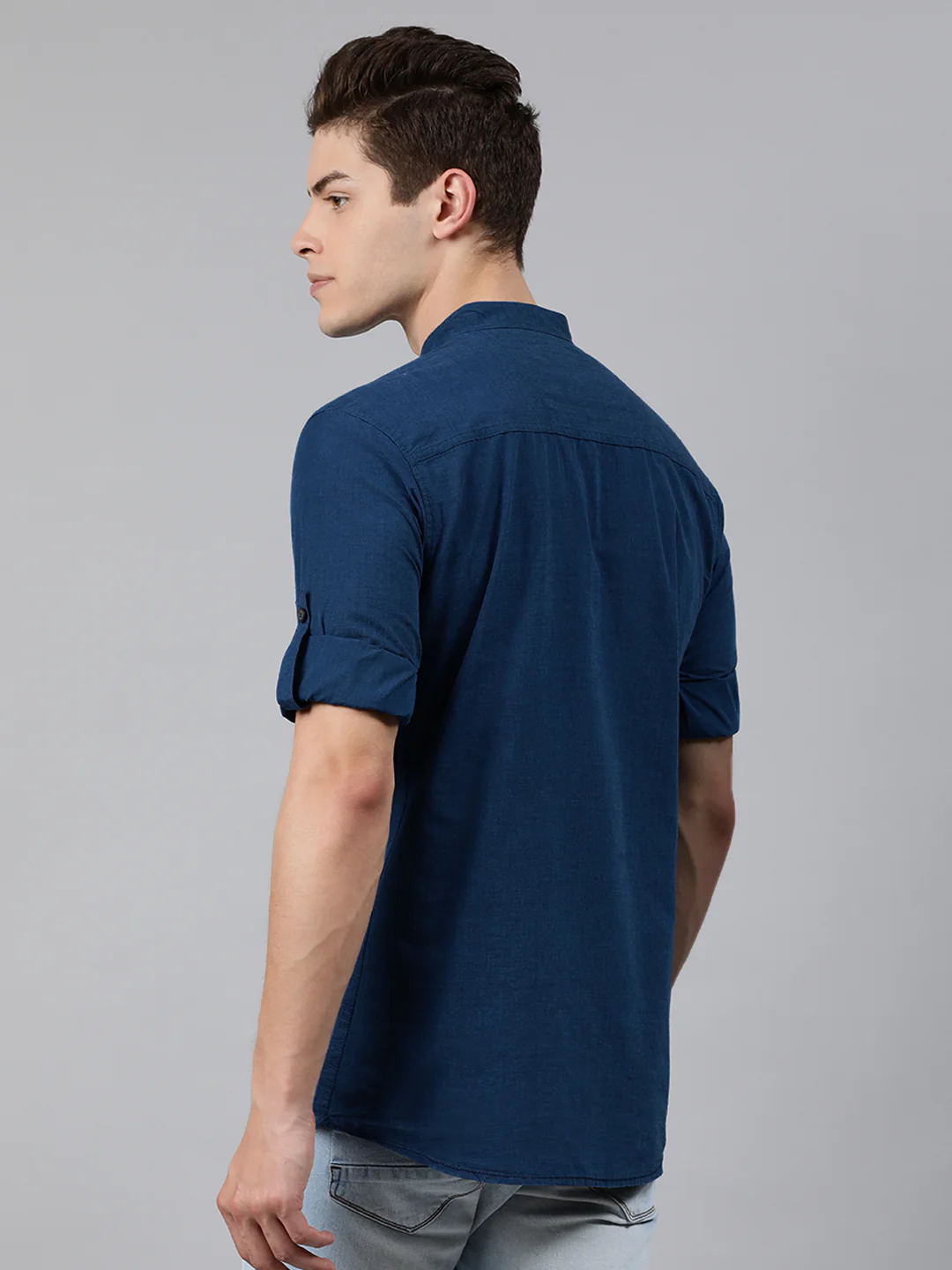 Men Blue Slim Fit Solid Casual Shirt - Image 3