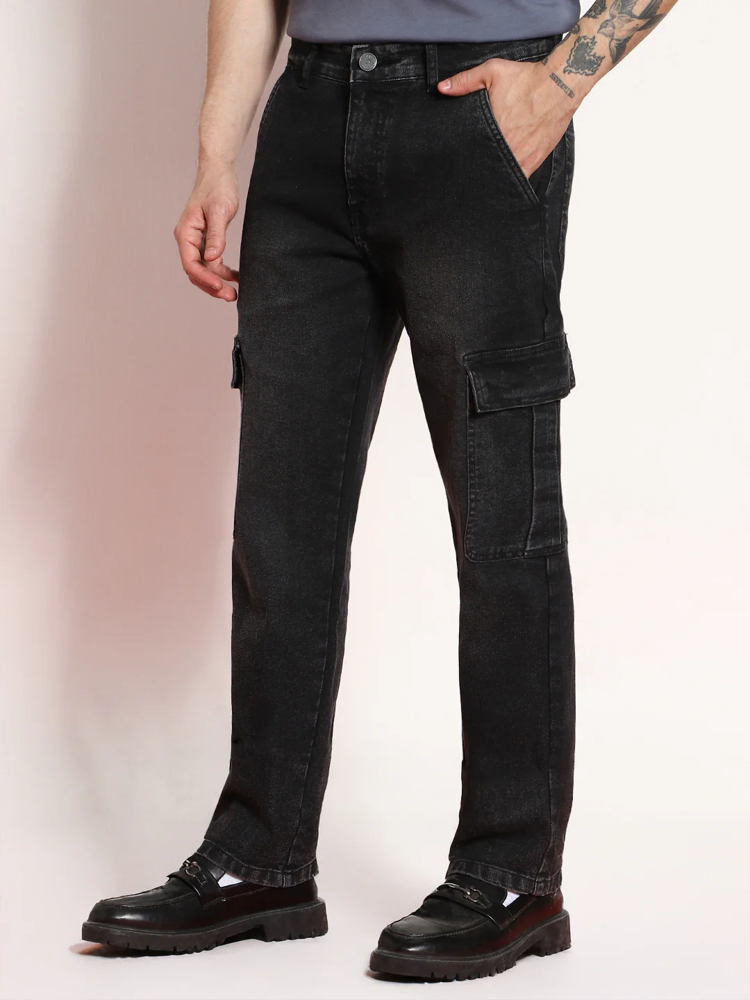 Men's Black Regular Fit Washed Cargo Jeans With 6 Pockets Stretchable - Image 2