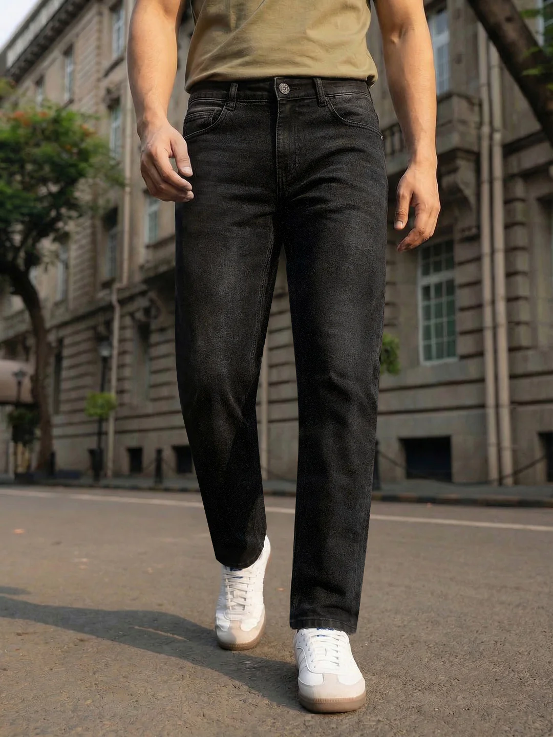 Men's Black Relaxed Fit Washed Denim Jeans Non-Stretchable