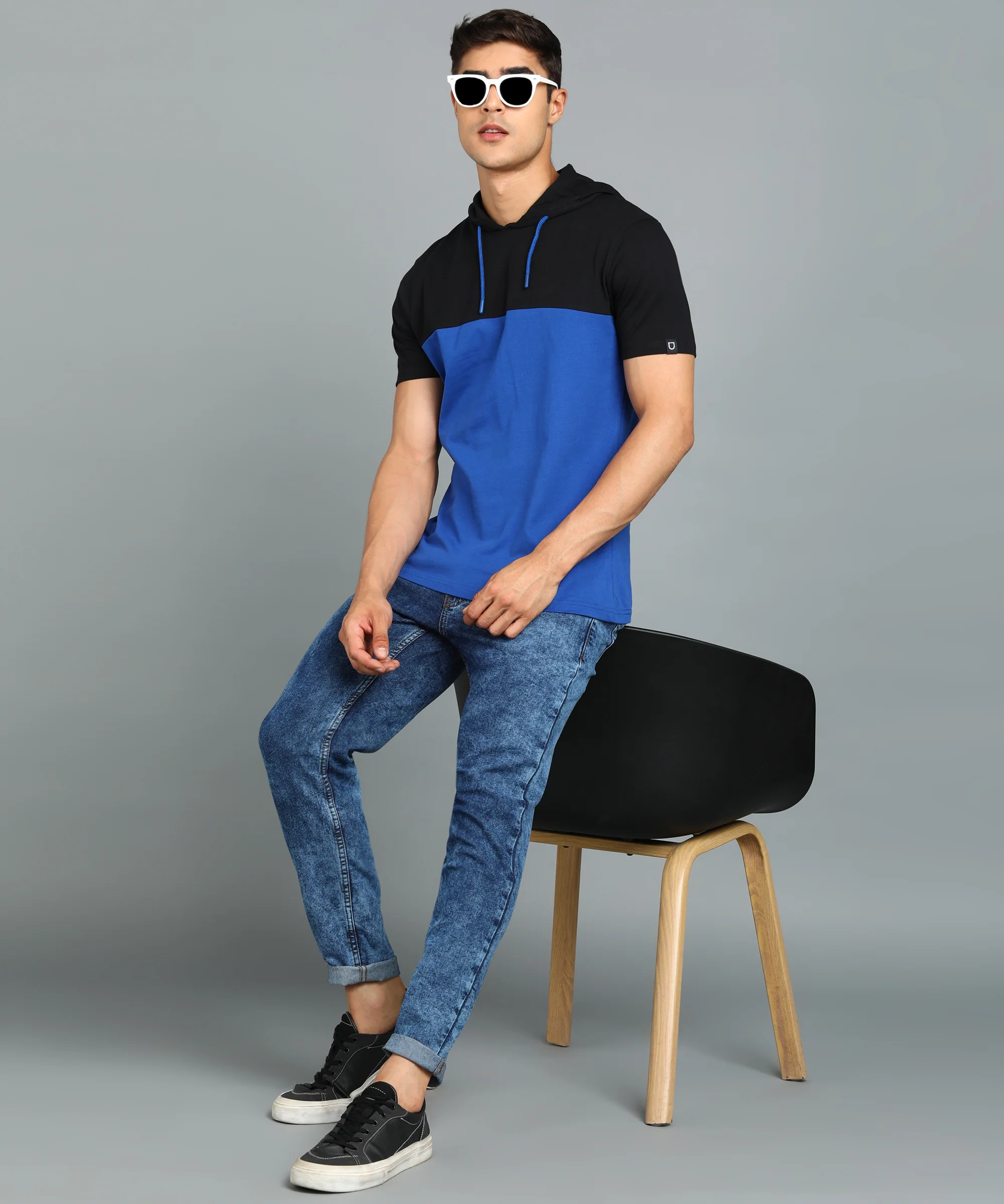 Men's Black, Royal Blue Cotton Slim Fit Half Sleeve Hooded T-Shirt - Image 4