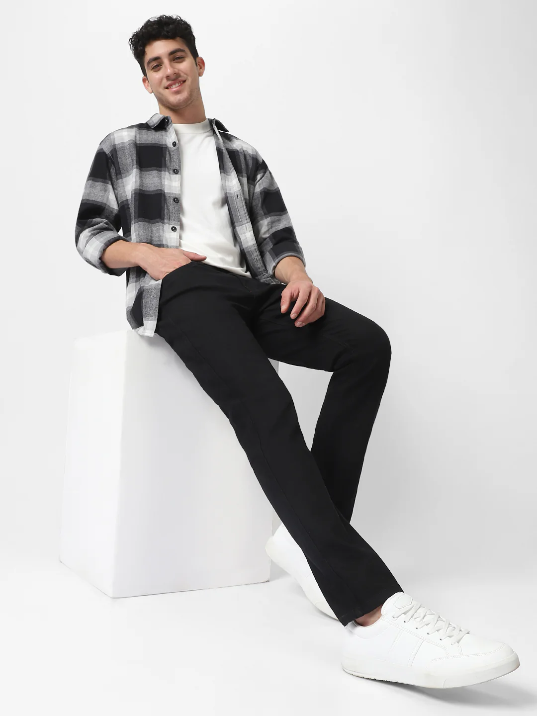 Men's Black Slim Fit Solid Jeans Stretchable - Image 4