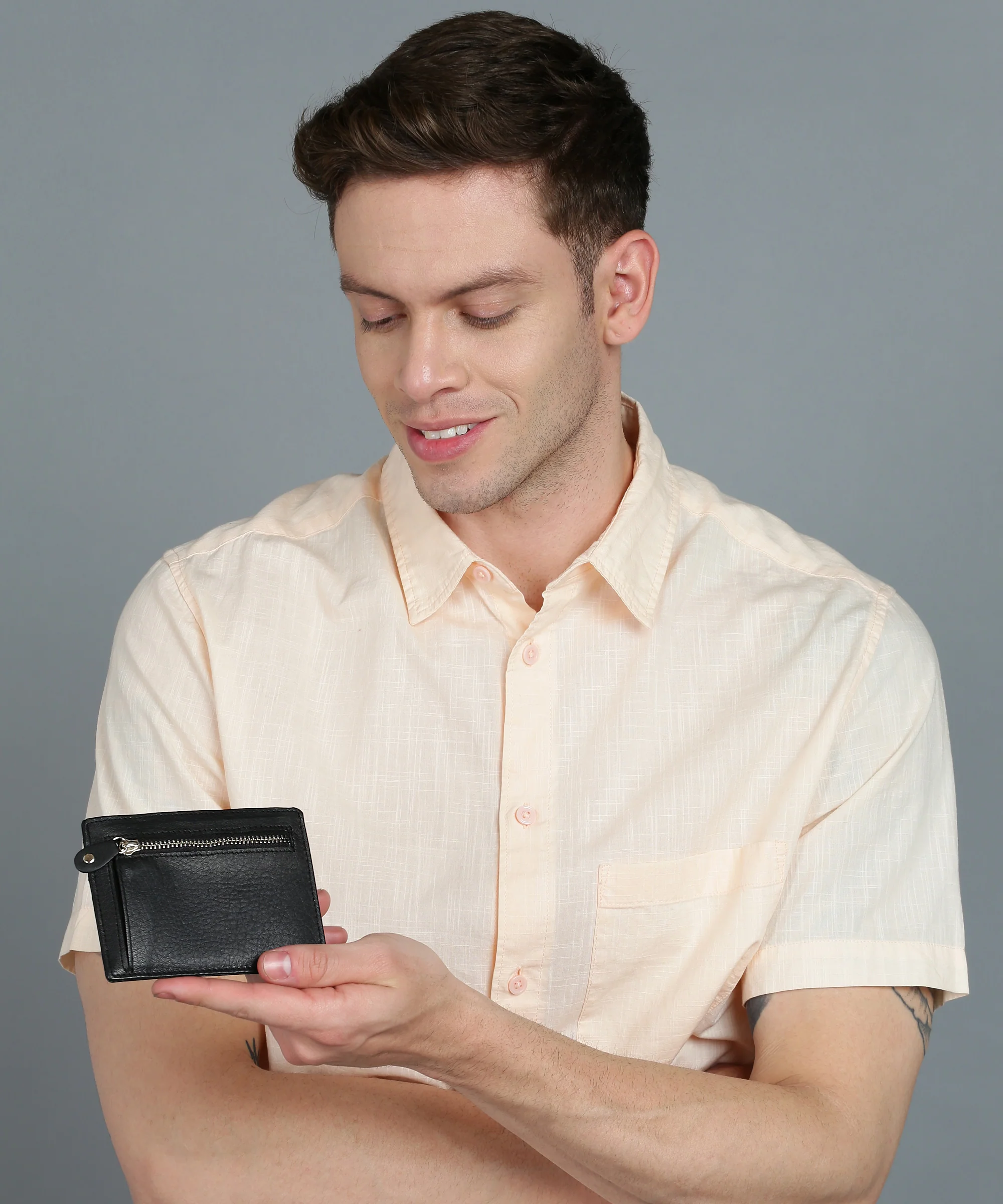 Urbano Fashion Men's Casual, Formal Black Genuine Leather Wallet-5 Card Slots - Image 9