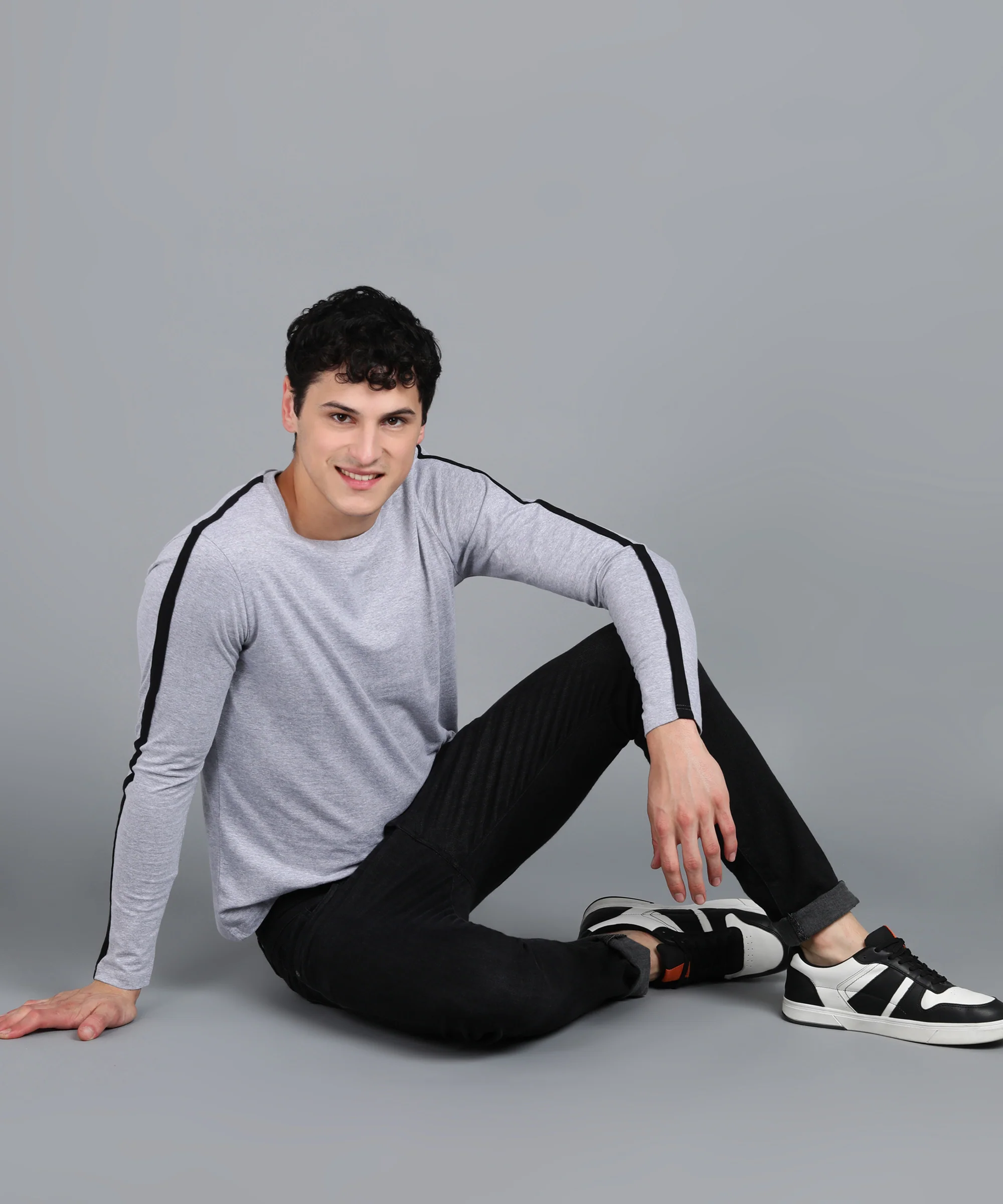 Men's Color-Block Grey Round Neck Full Sleeve Slim Fit Cotton T-Shirt - Image 4