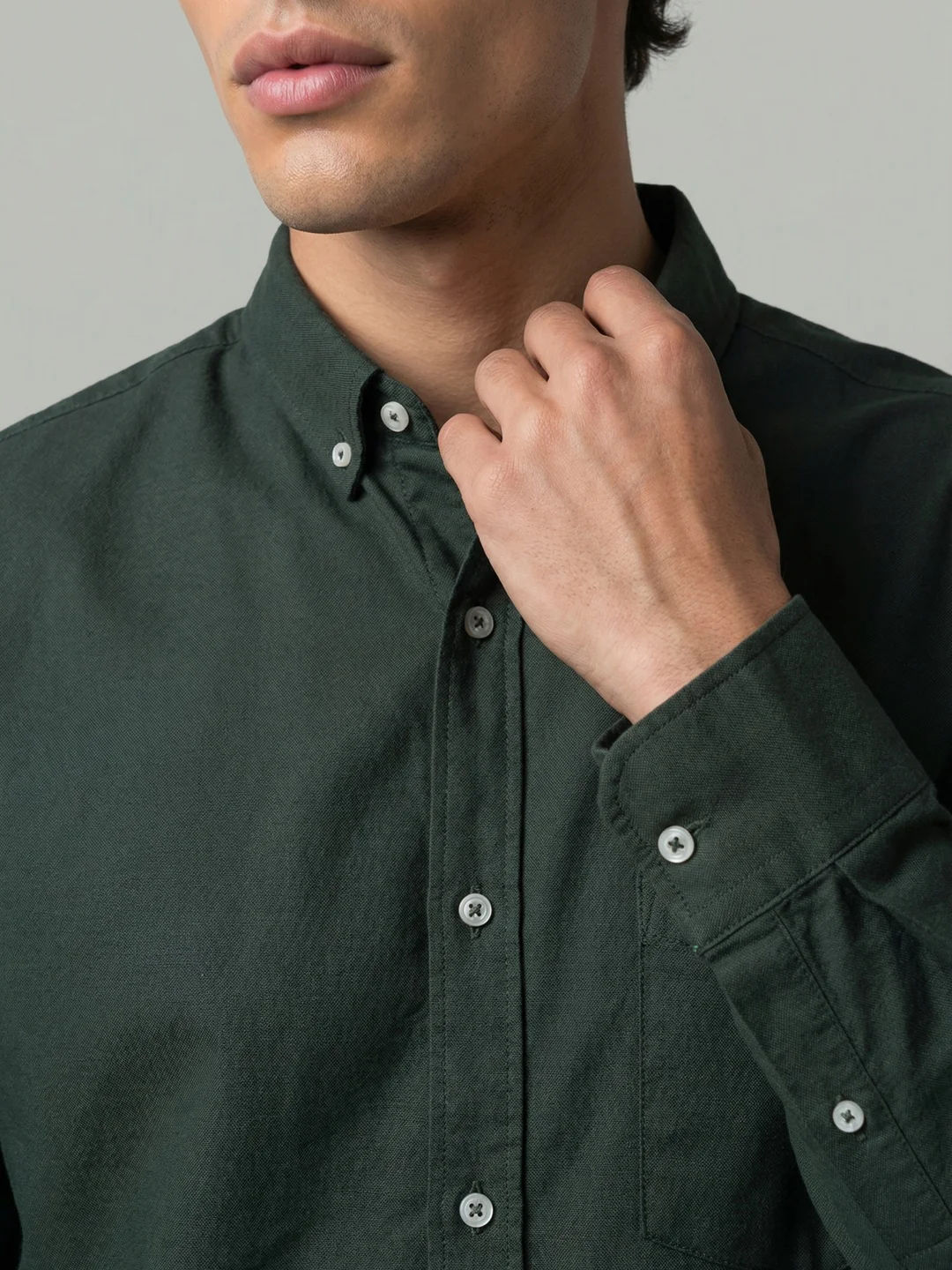 Men's Dark Green Cotton Full Sleeve Regular Fit Solid Oxford Shirt With Button-Down Collar - Image 6