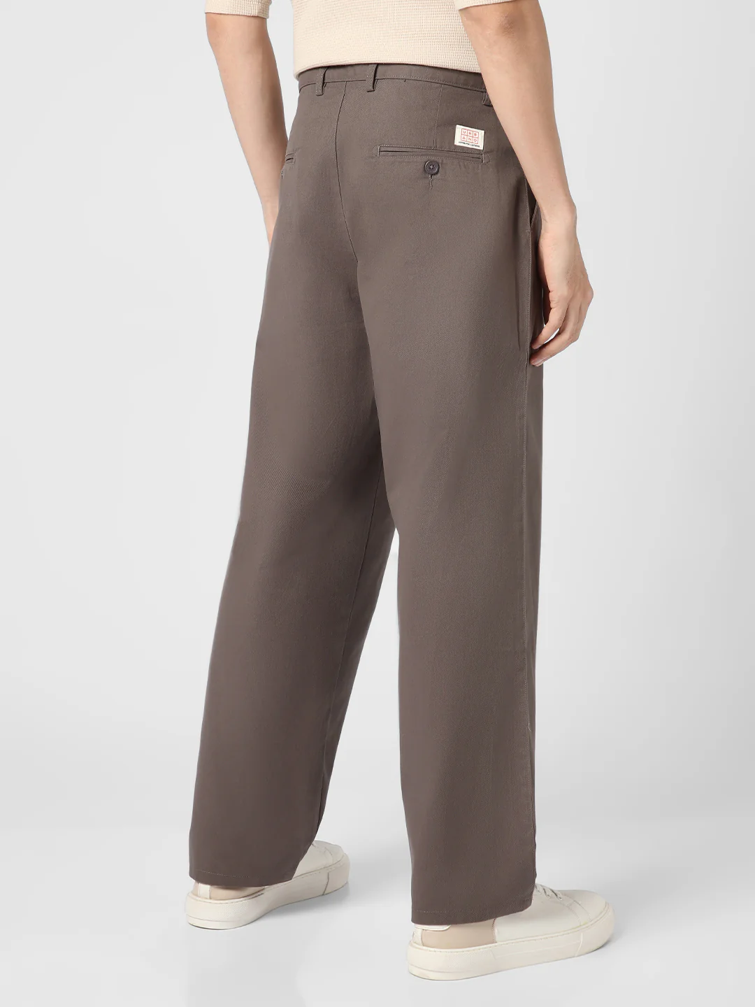 Men's Dark Grey Loose Baggy Fit Solid Chino Trousers Non-Stretchable - Image 4