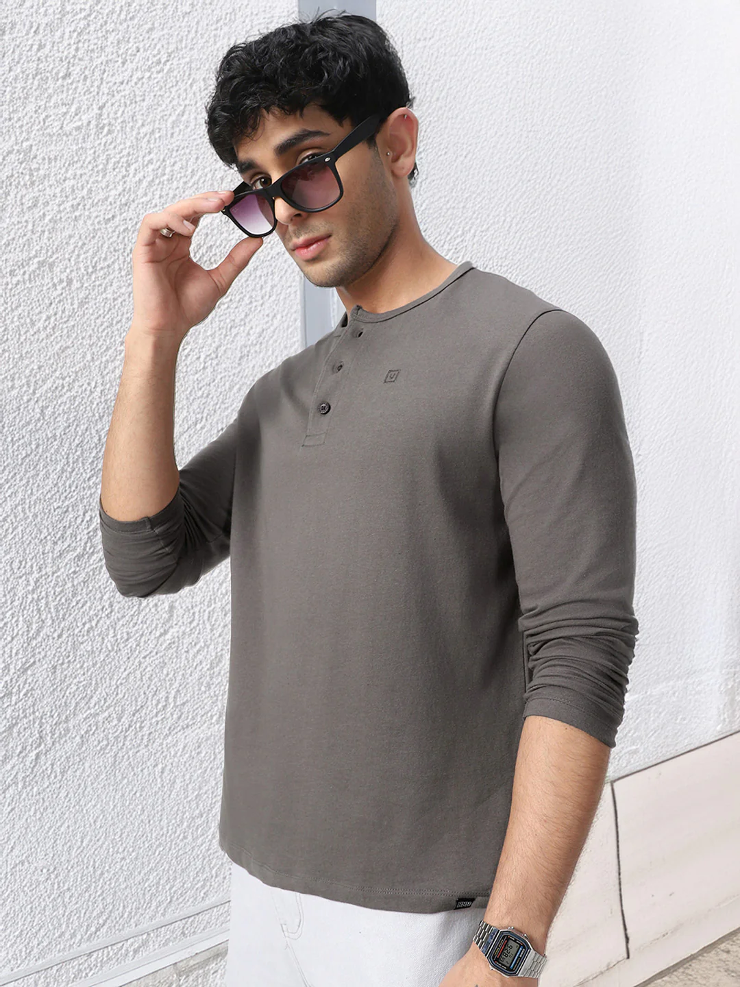 Men's Dark Grey Solid Henley Neck Slim Fit Full Sleeve Cotton T-Shirt