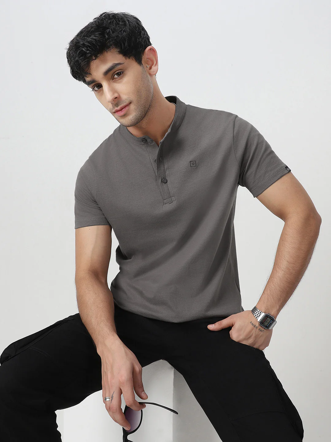 Men's Dark Grey Solid Mandarin Collar Slim Fit Half Sleeve Cotton T-Shirt - Image 2