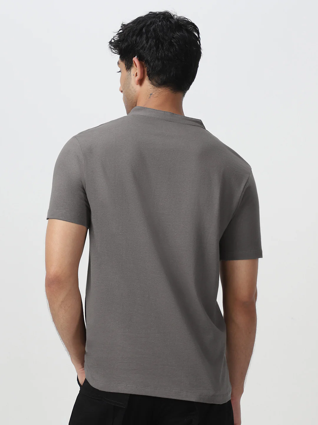 Men's Dark Grey Solid Mandarin Collar Slim Fit Half Sleeve Cotton T-Shirt - Image 4