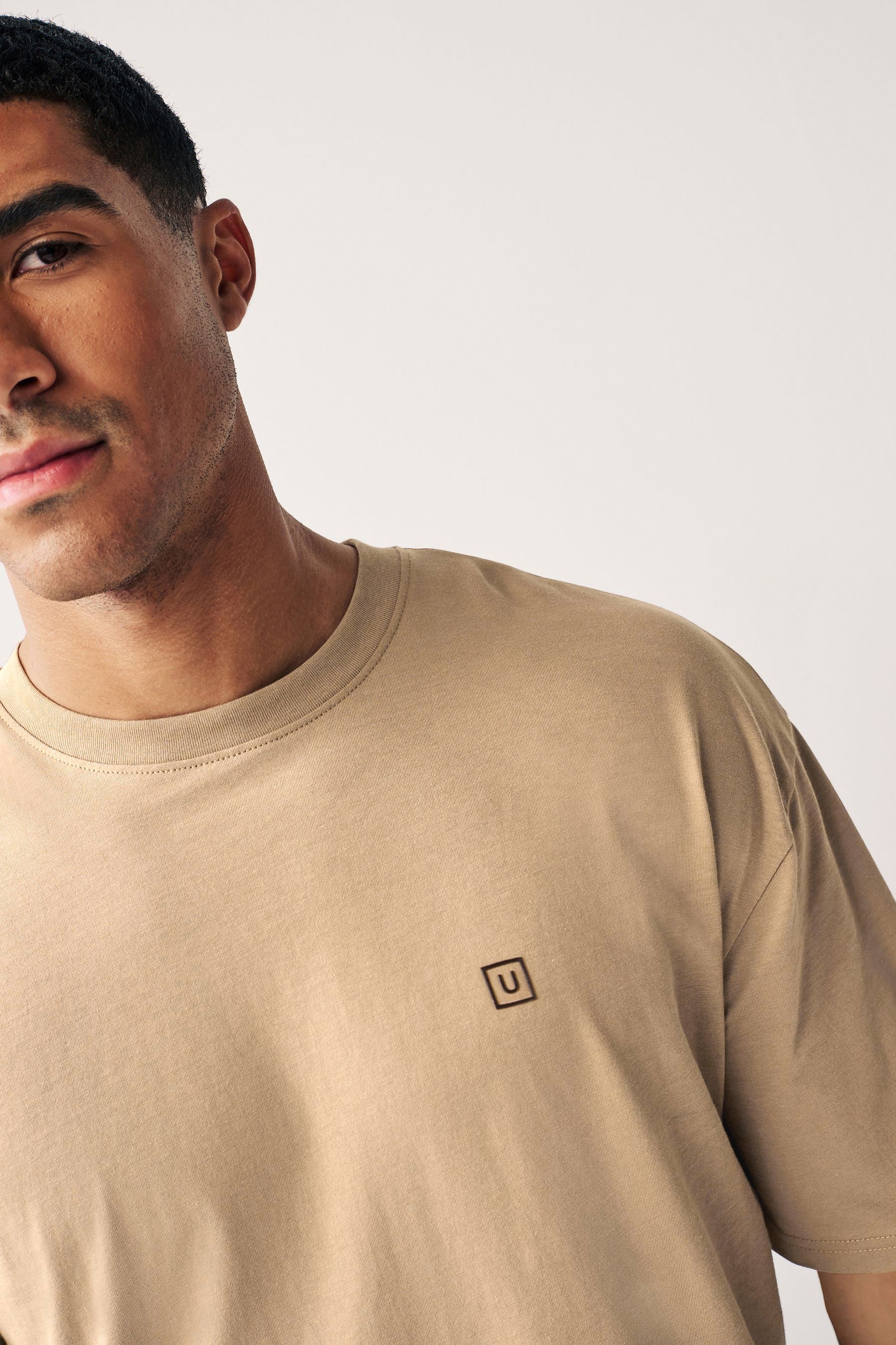 Men's Ginger Brown Solid Round Neck Oversized Half Sleeve Cotton T-Shirt - Image 5