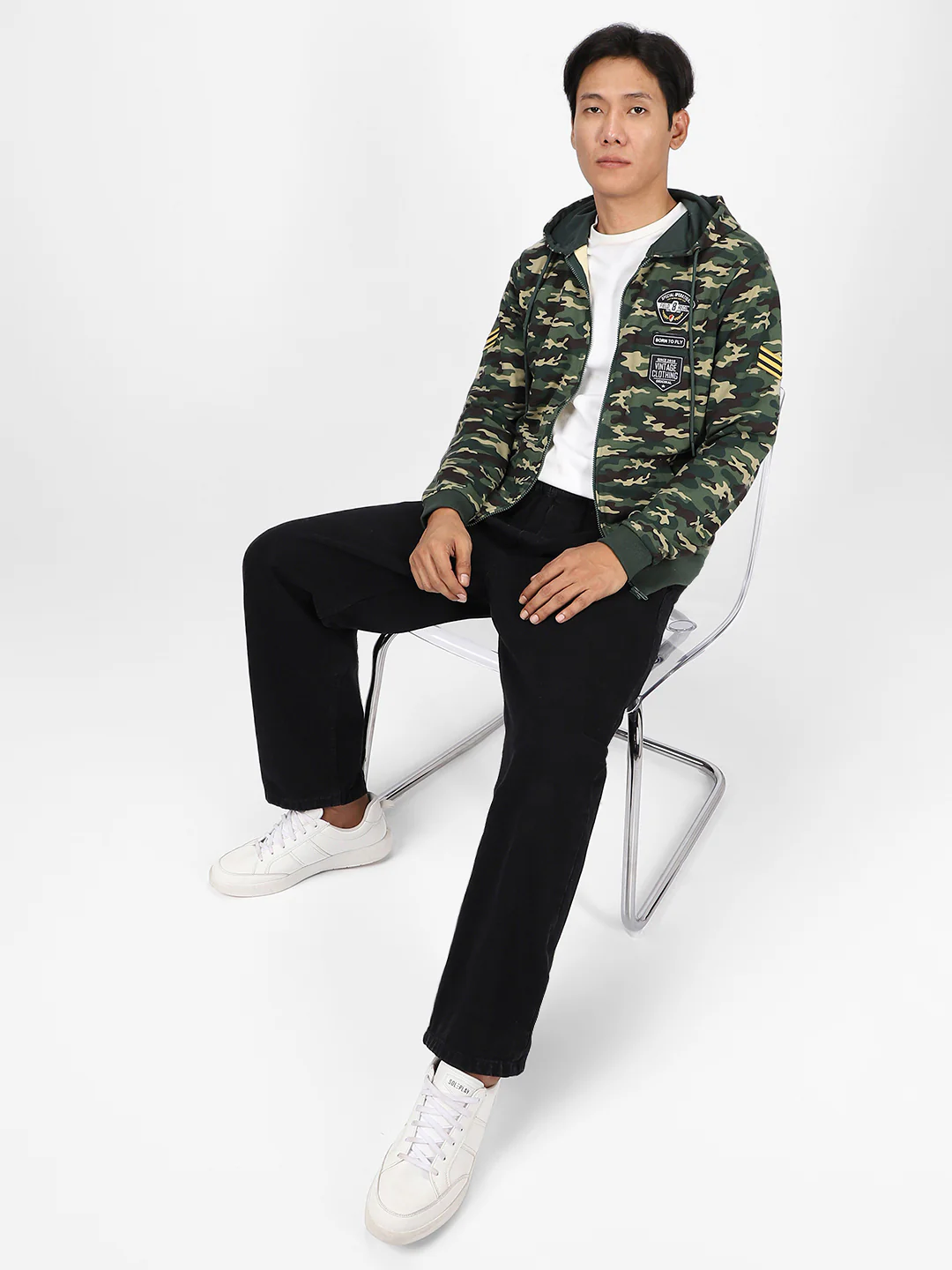 Men's Green Cotton Camouflage Printed Hooded Neck Sweatshirt - Image 4