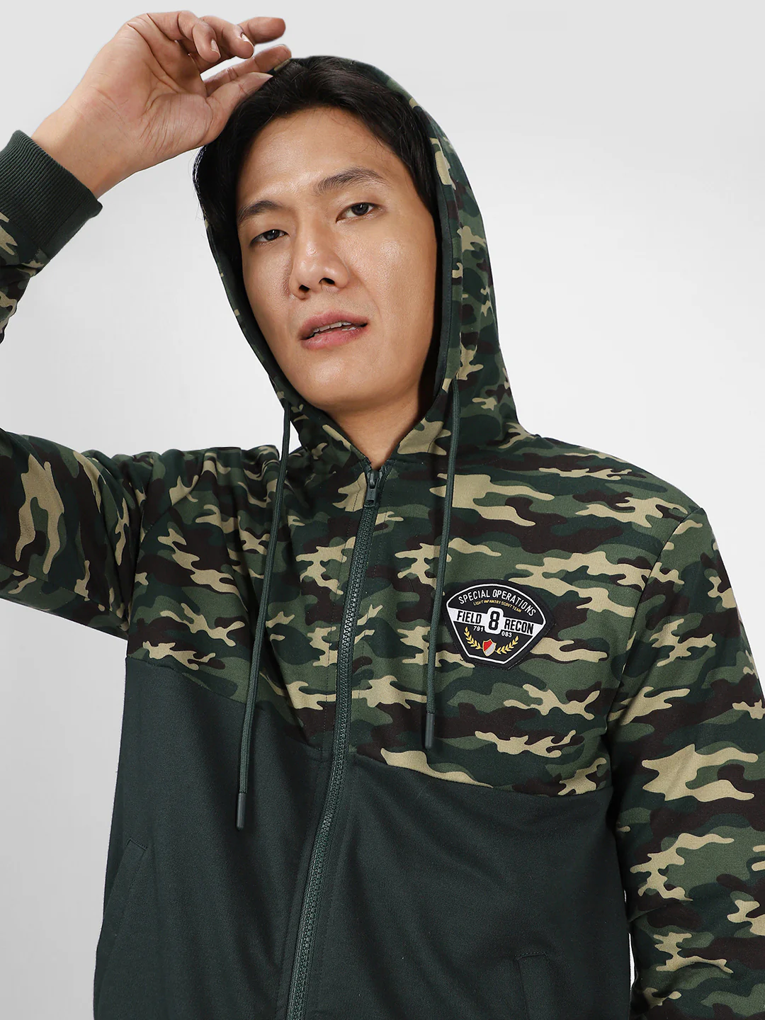 Men's Green Cotton Camouflage Printed Hooded Neck Sweatshirt - Image 6