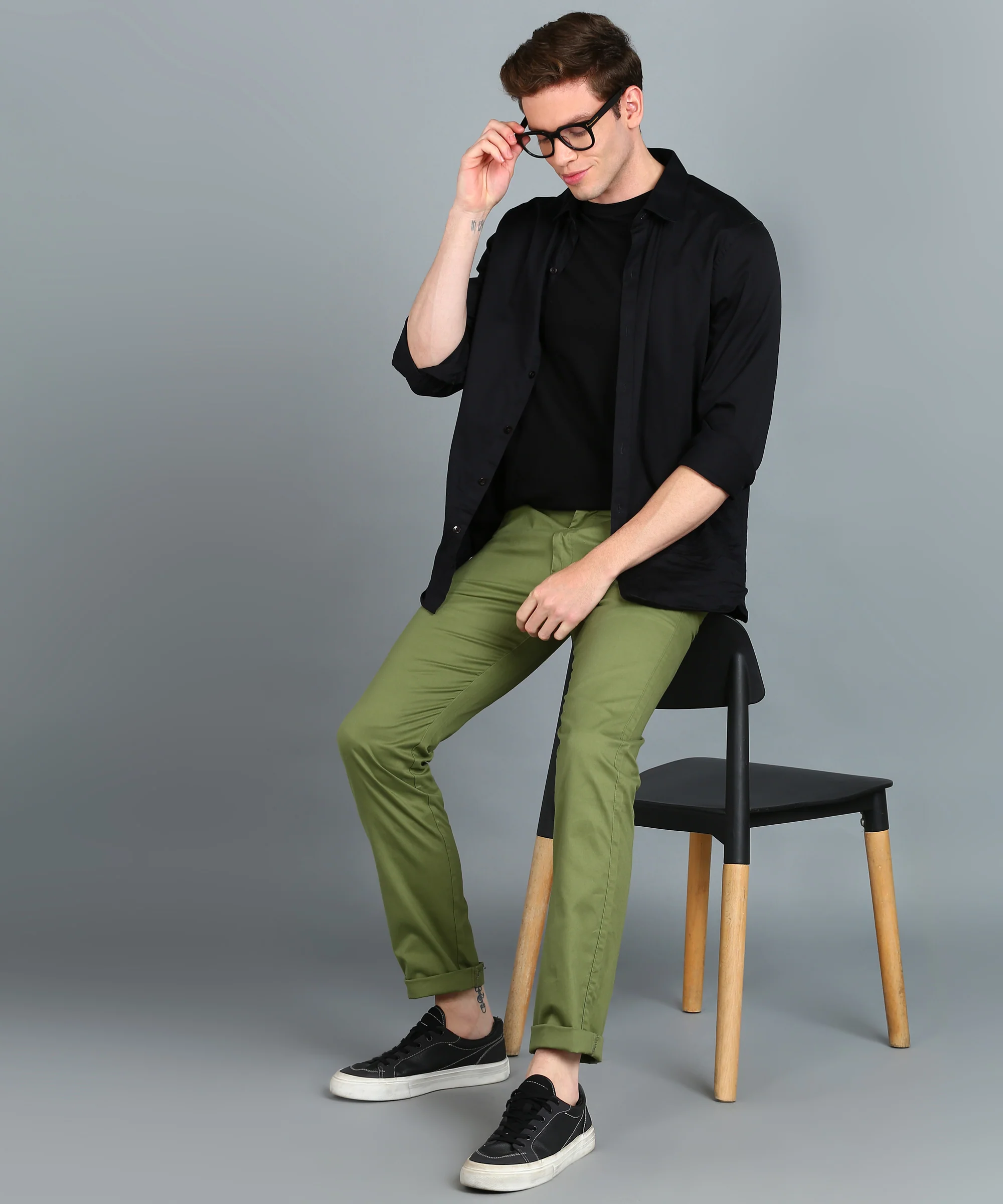 Men's Green Cotton Slim Fit Casual Chinos Trousers - Image 5