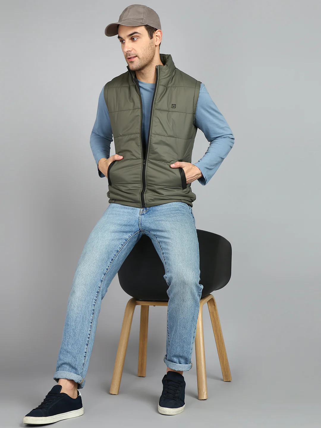 Men's Green Sleeveless Zippered Puffer Jacket - Image 5
