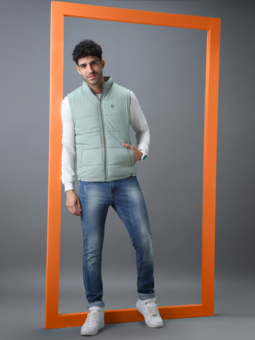 Men's Green Sleeveless Zippered Puffer Jacket - Image 5