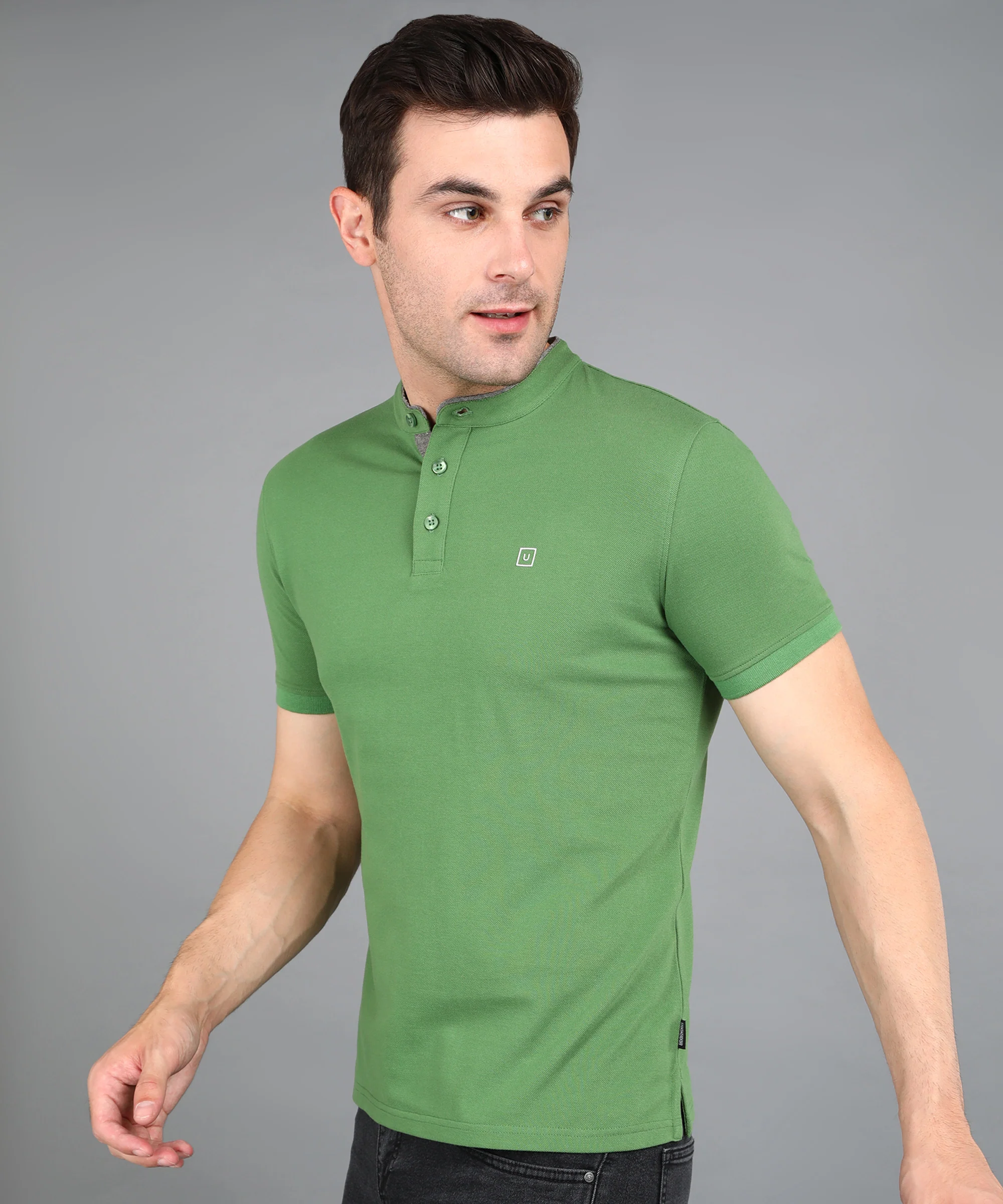 Men's Green Solid Slim Fit Half Sleeve Cotton Polo T-Shirt with Mandarin Collar - Image 2