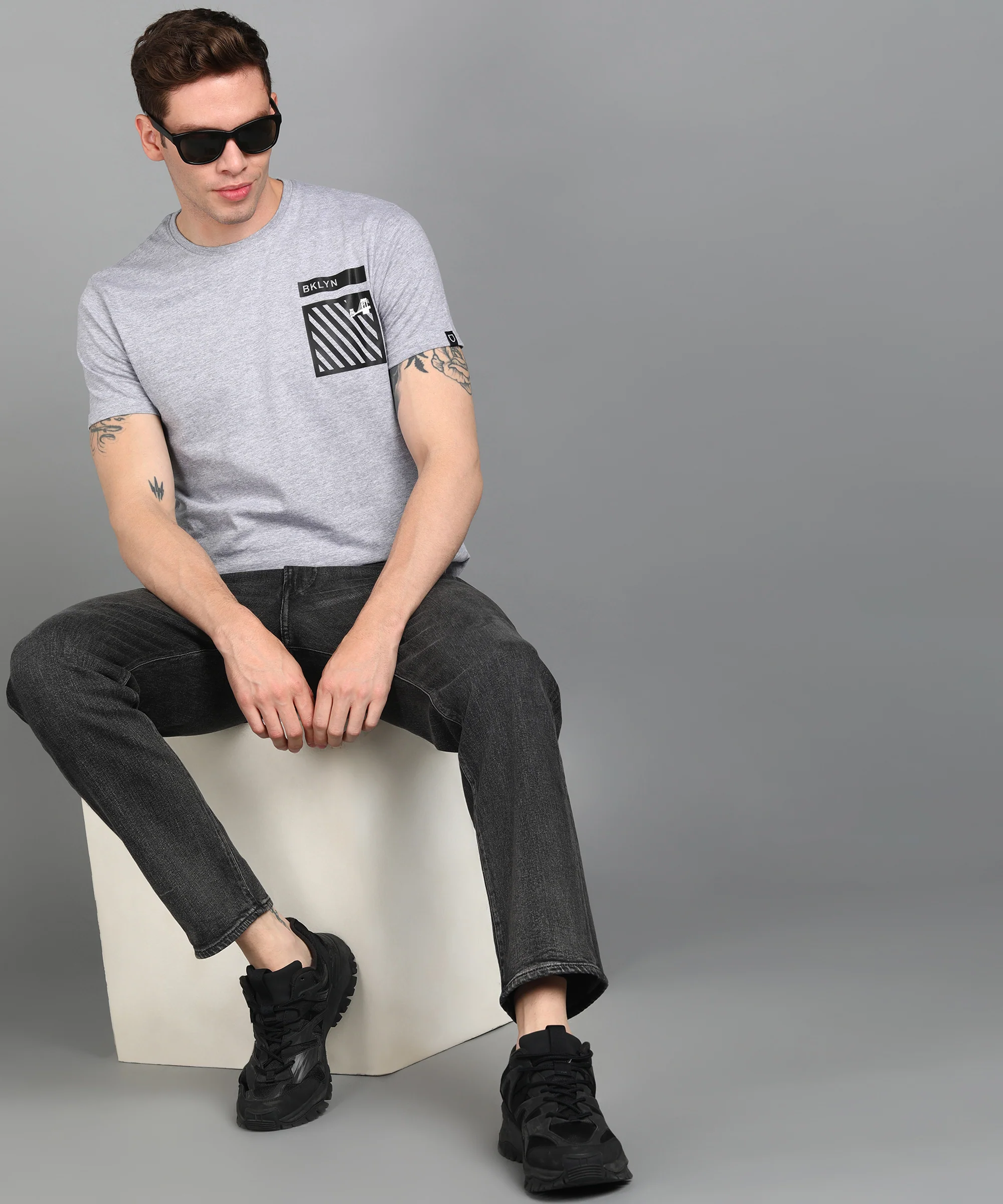 Urbano Fashion Men's Grey Graphic Printed Round Neck Half Sleeve Slim Fit Cotton T-Shirt - Image 4
