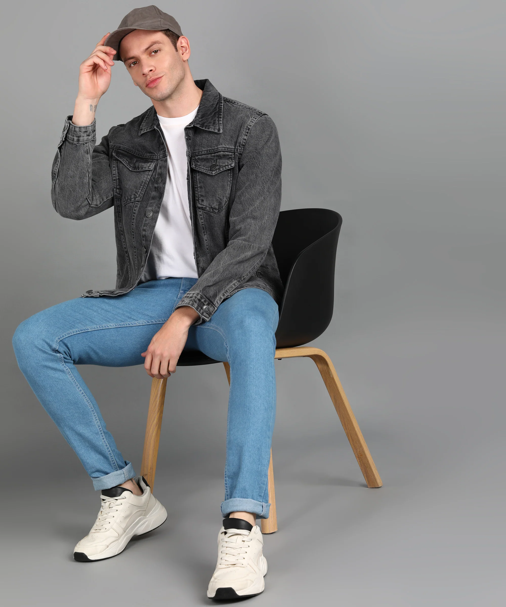 Men's Grey Regular Fit Washed Full Sleeve Denim Jacket - Image 5