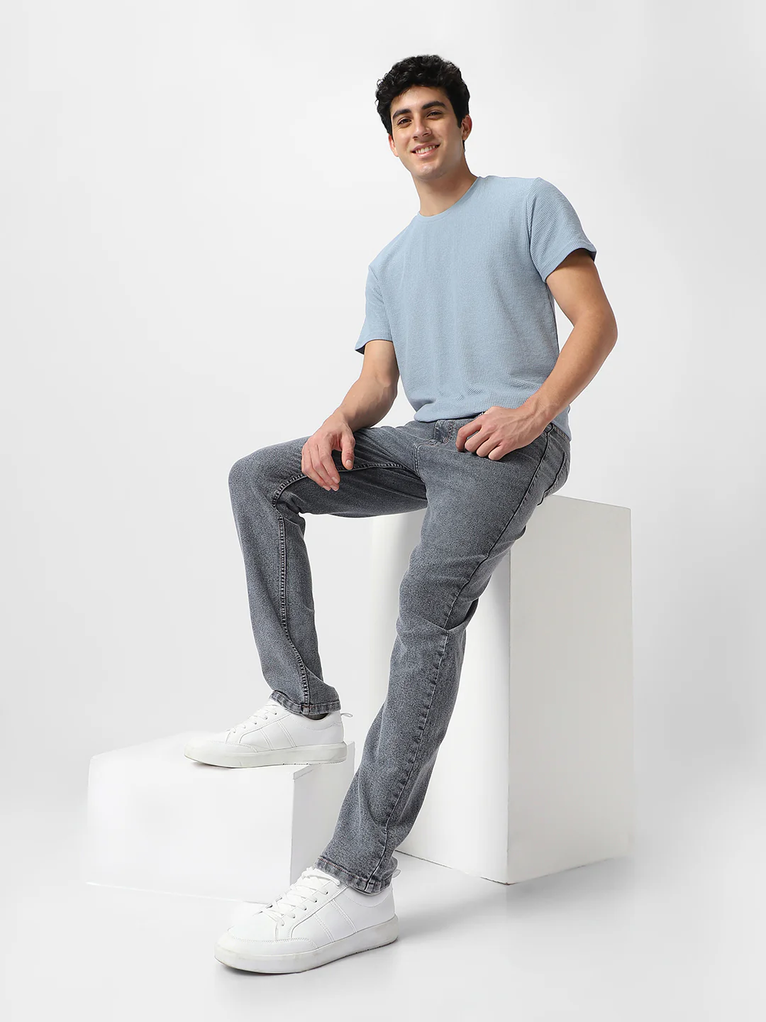 Men's Grey Regular Fit Washed Jeans Stretchable - Image 4
