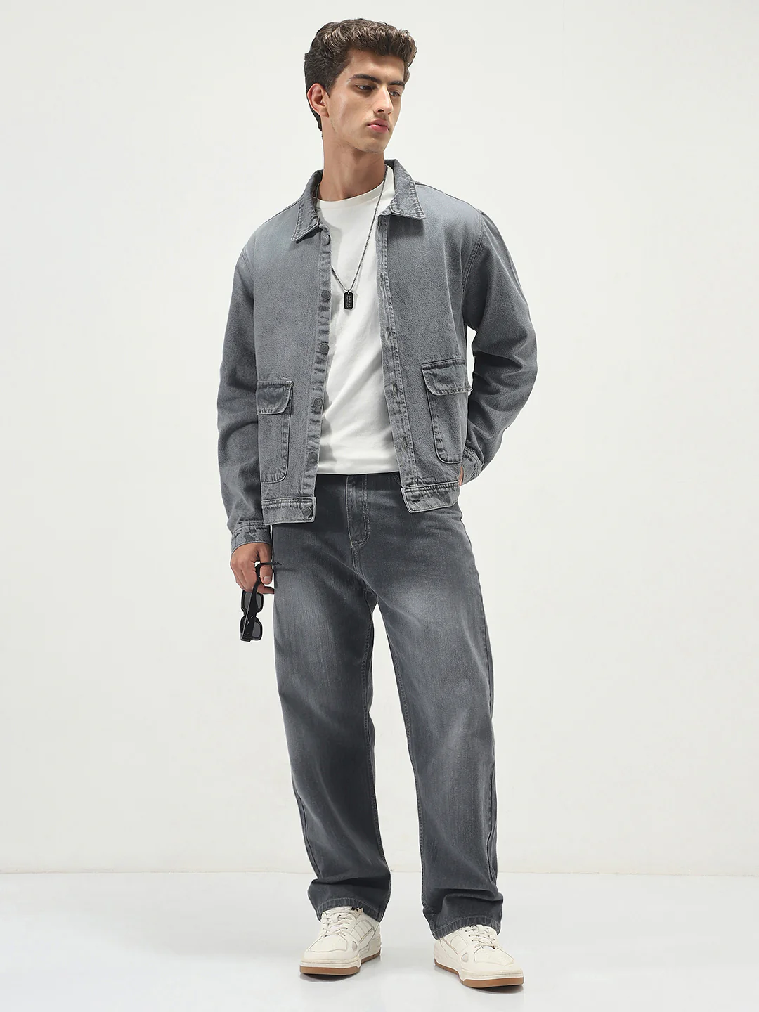 Men's Grey Relaxed Fit Full Sleeve Utility Denim Jacket - Image 4
