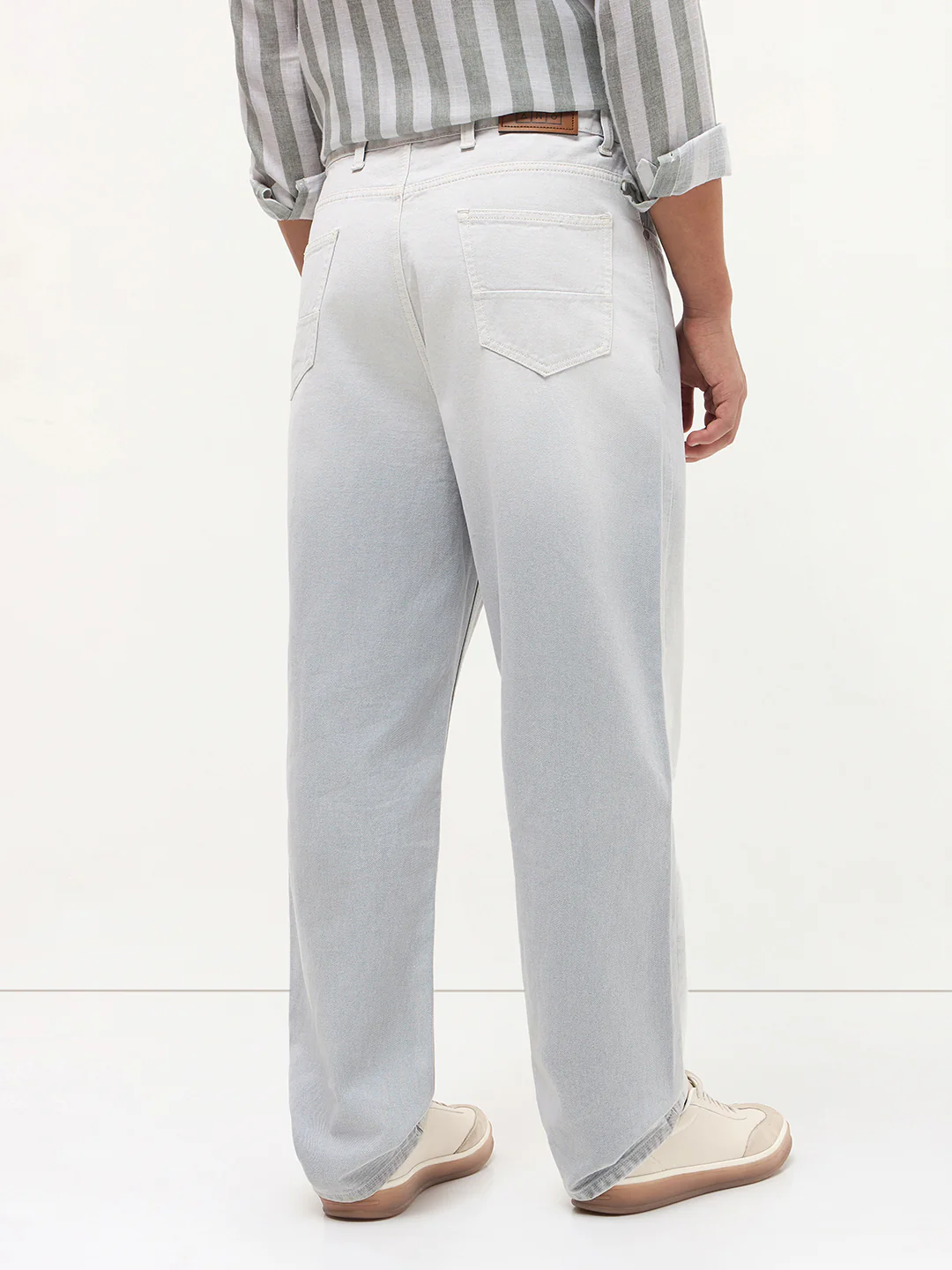 Men's Ice Grey Loose Baggy Fit Heavy Washed Faded Denim Jeans Non-Stretchable - Image 3