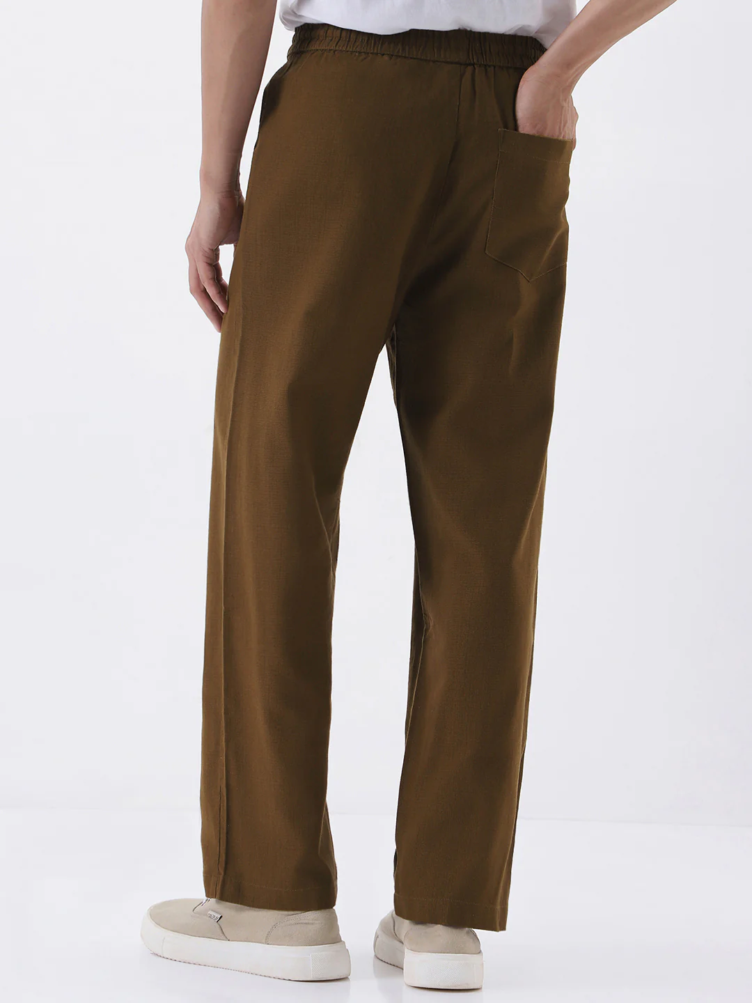 Men's Khaki Loose Fit Solid Linen Blend Trousers Non-Stretchable - Image 3