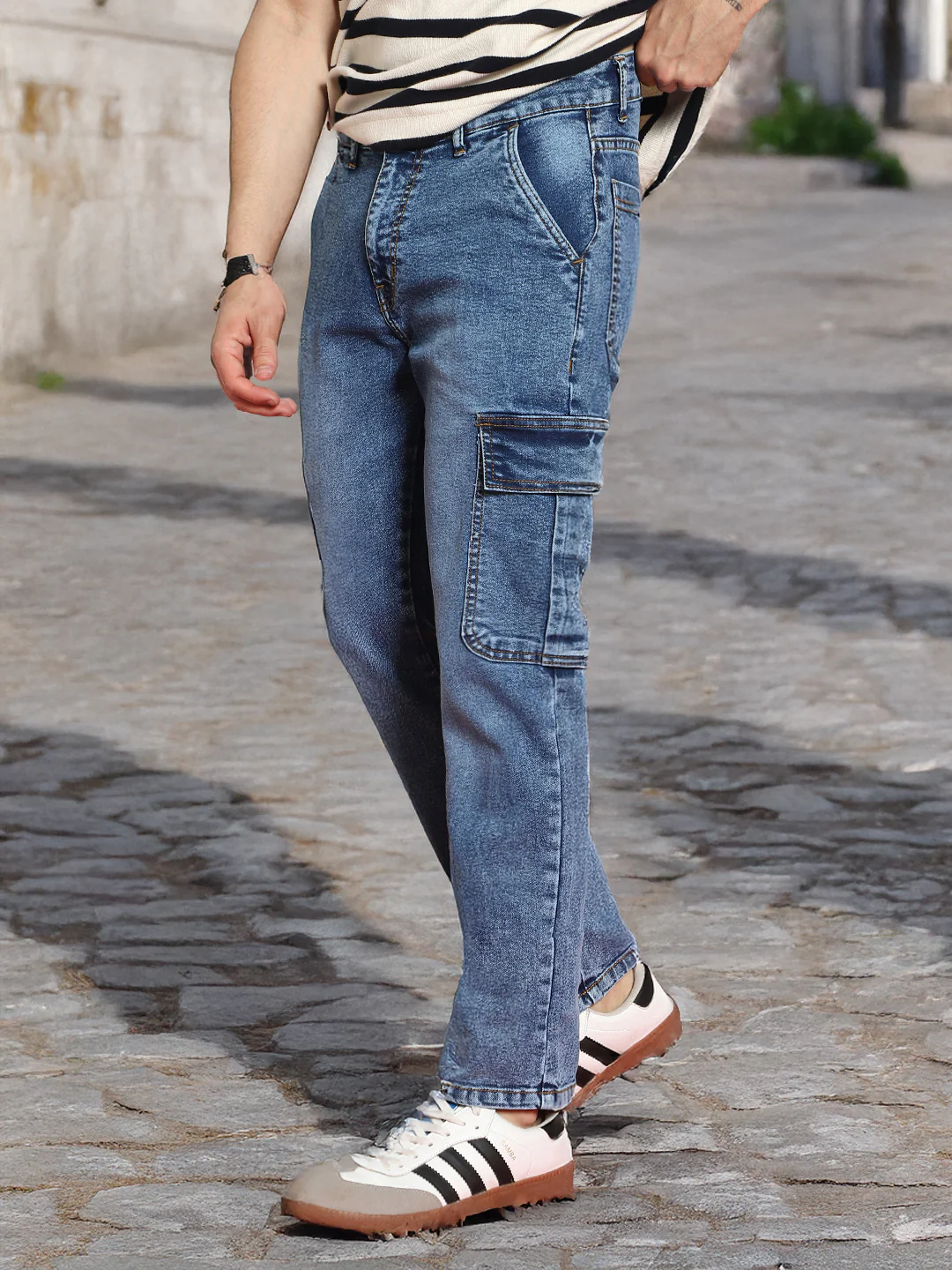 Men's Light Blue Regular Fit Washed Cargo Jeans With 6 Pockets Stretchable