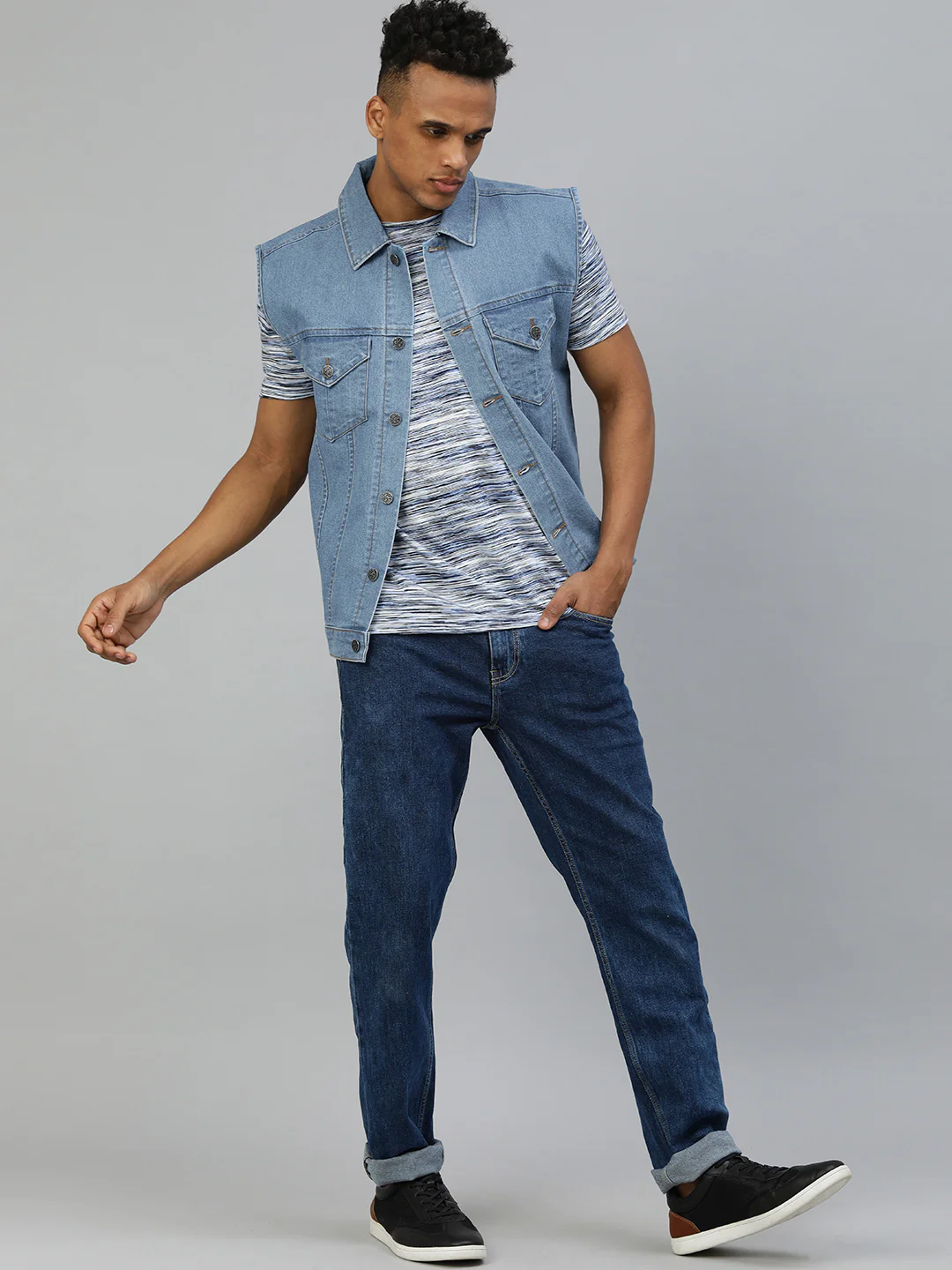 Men's Light Blue Slim Fit Washed Sleeveless Denim Jacket - Image 4