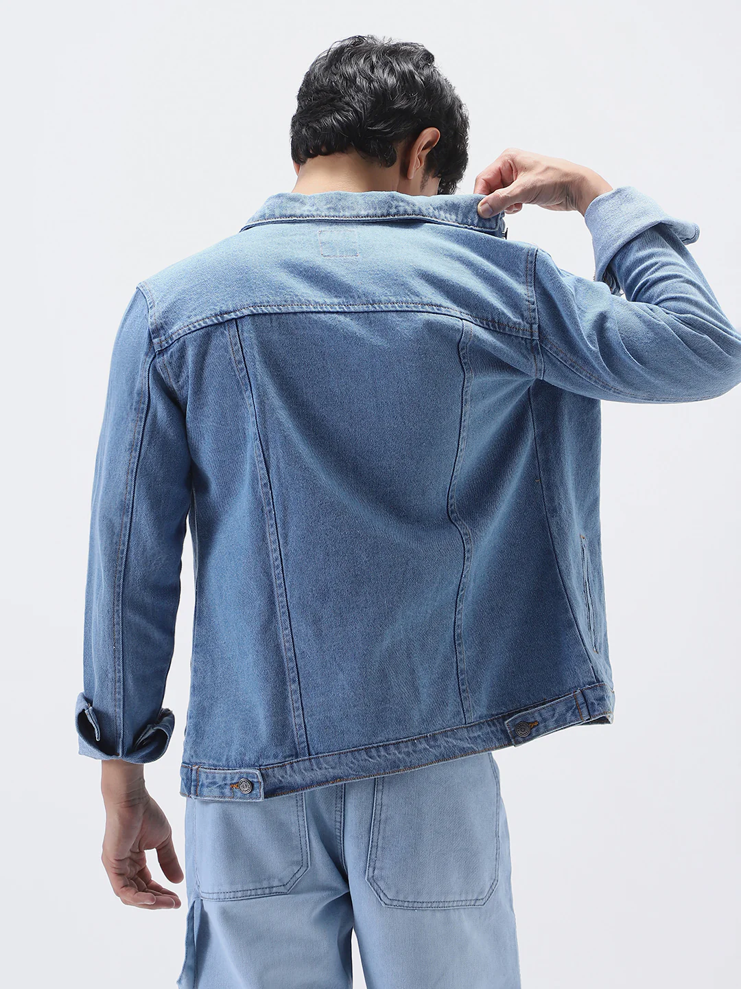 Men's Light Blue Solid Regular Fit Washed Full Sleeve Denim Jacket - Image 4