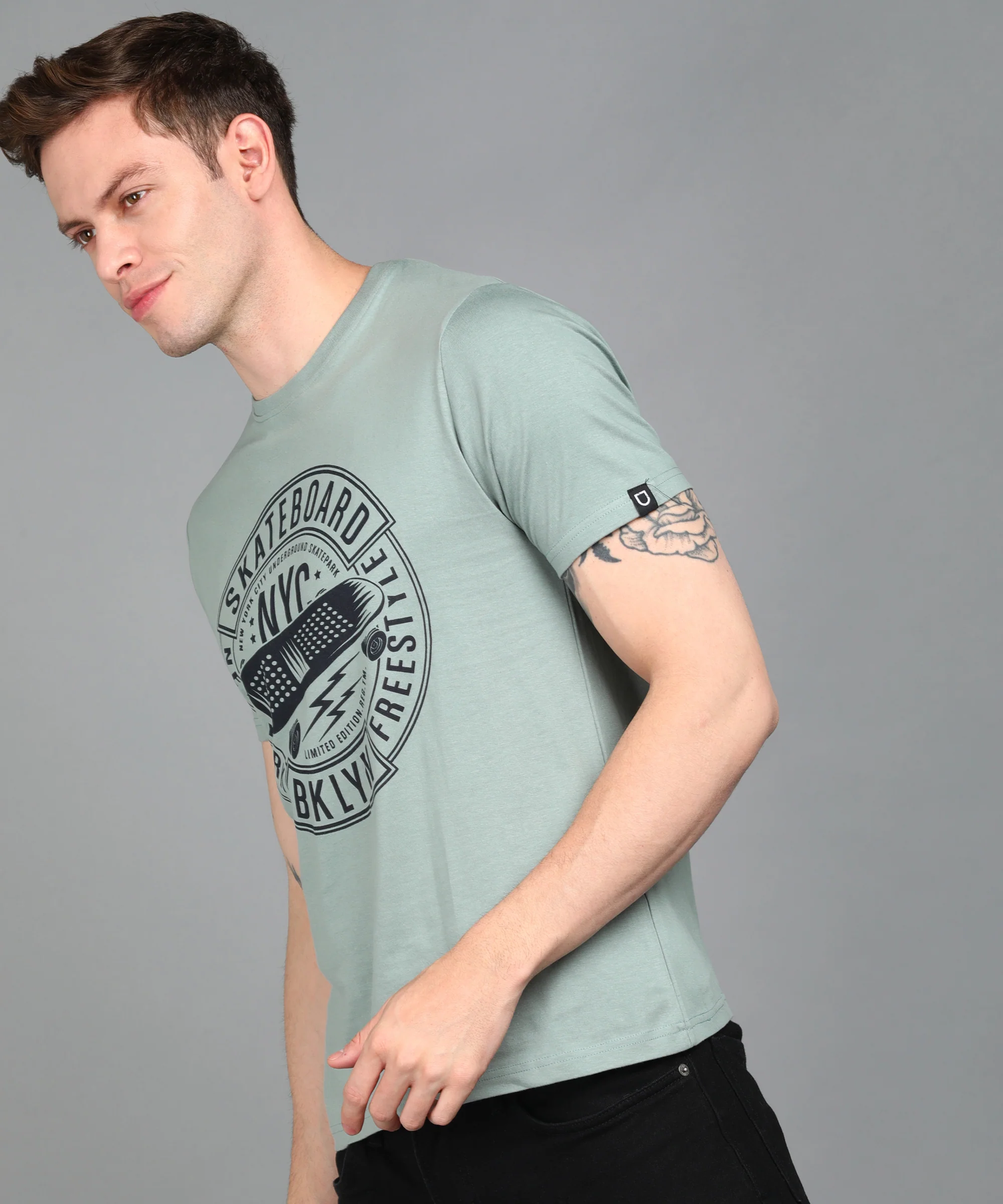 Urbano Fashion Men's Light Green Graphic Printed Round Neck Half Sleeve Slim Fit Cotton T-Shirt - Image 3