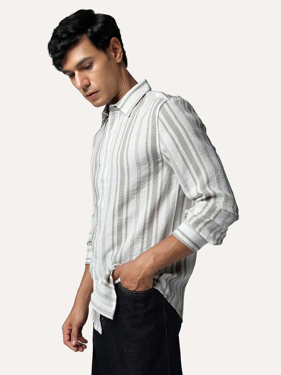 Men's Light Grey Cotton Full Sleeve Relaxed Fit Linen Striped Shirt with Spread Collar - Image 3