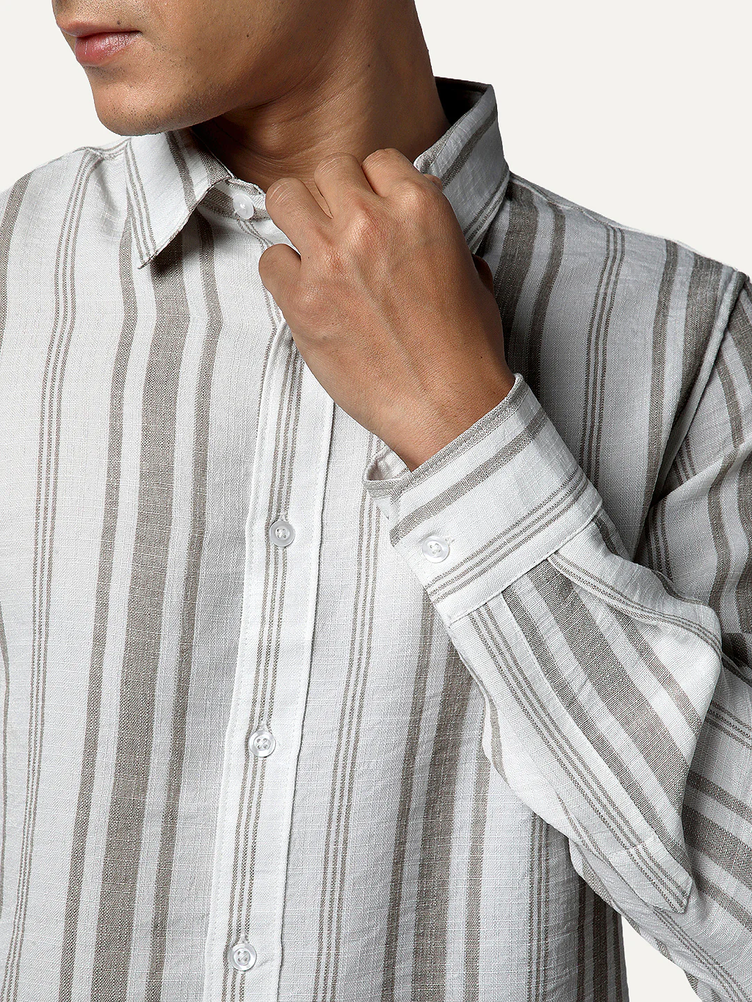 Men's Light Grey Cotton Full Sleeve Relaxed Fit Linen Striped Shirt with Spread Collar - Image 7