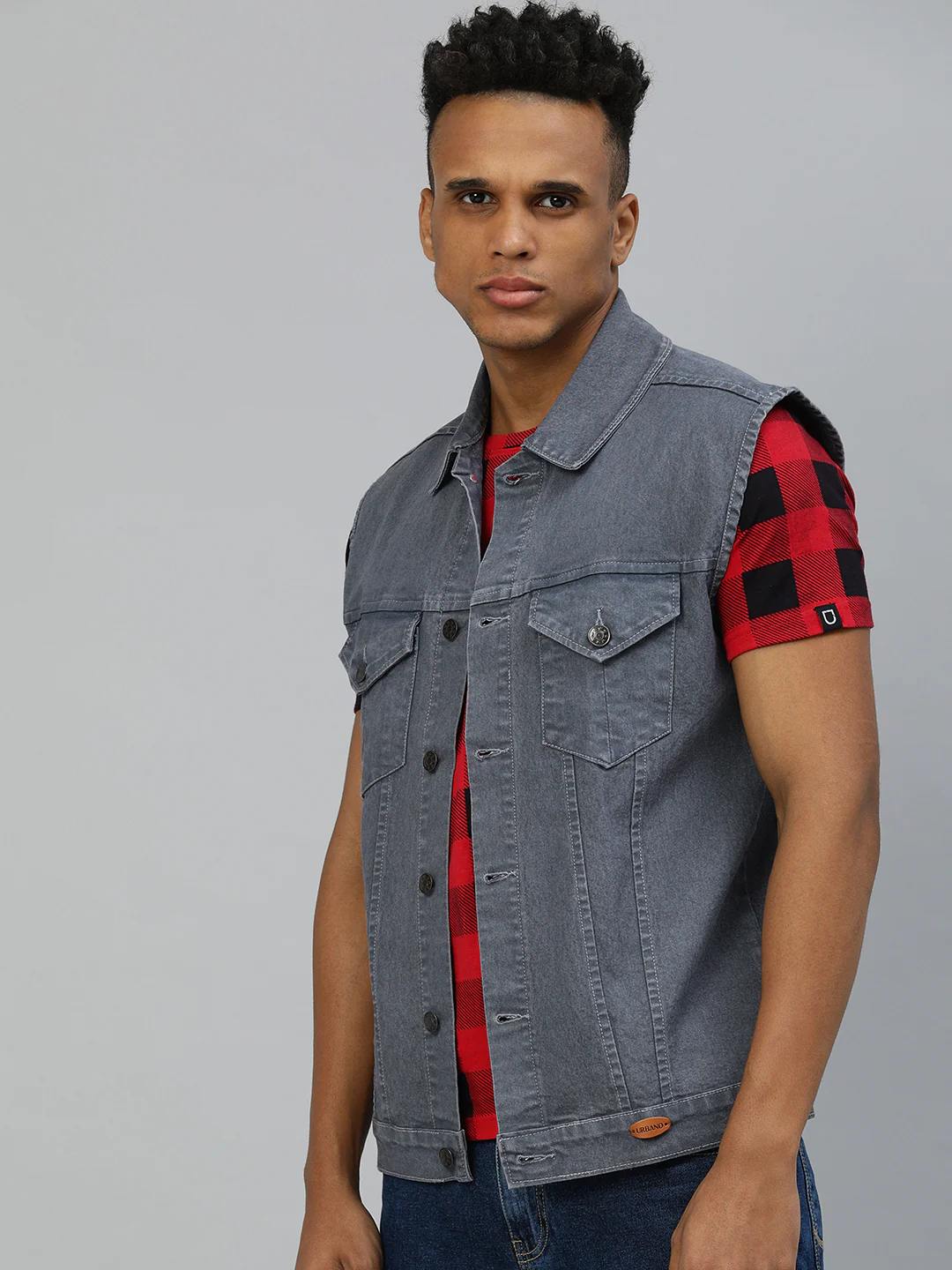 Men's Light Grey Regular Fit Washed Sleeveless Denim Jacket - Image 2