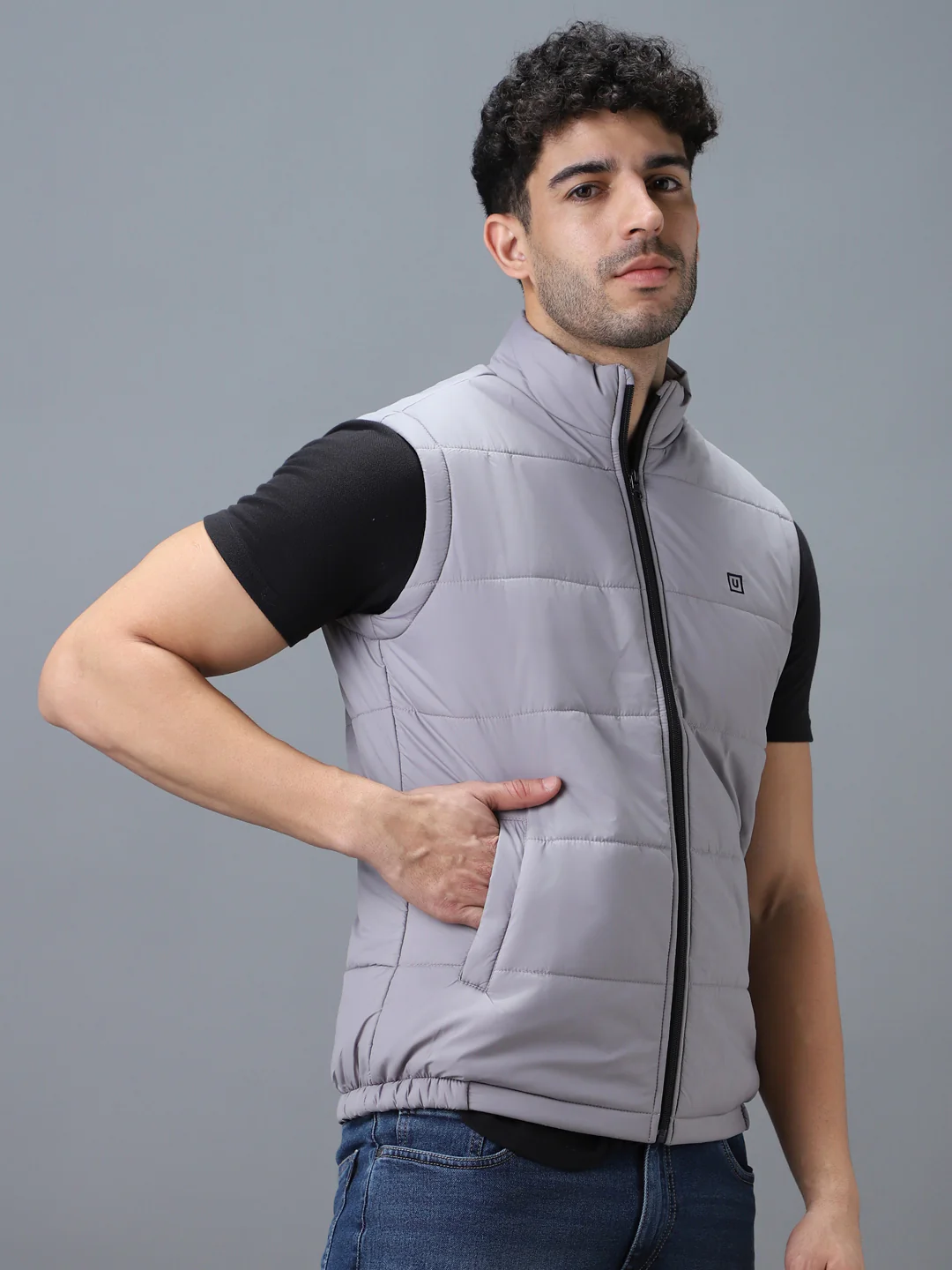 Men's Light Grey Sleeveless Zippered Puffer Jacket - Image 3