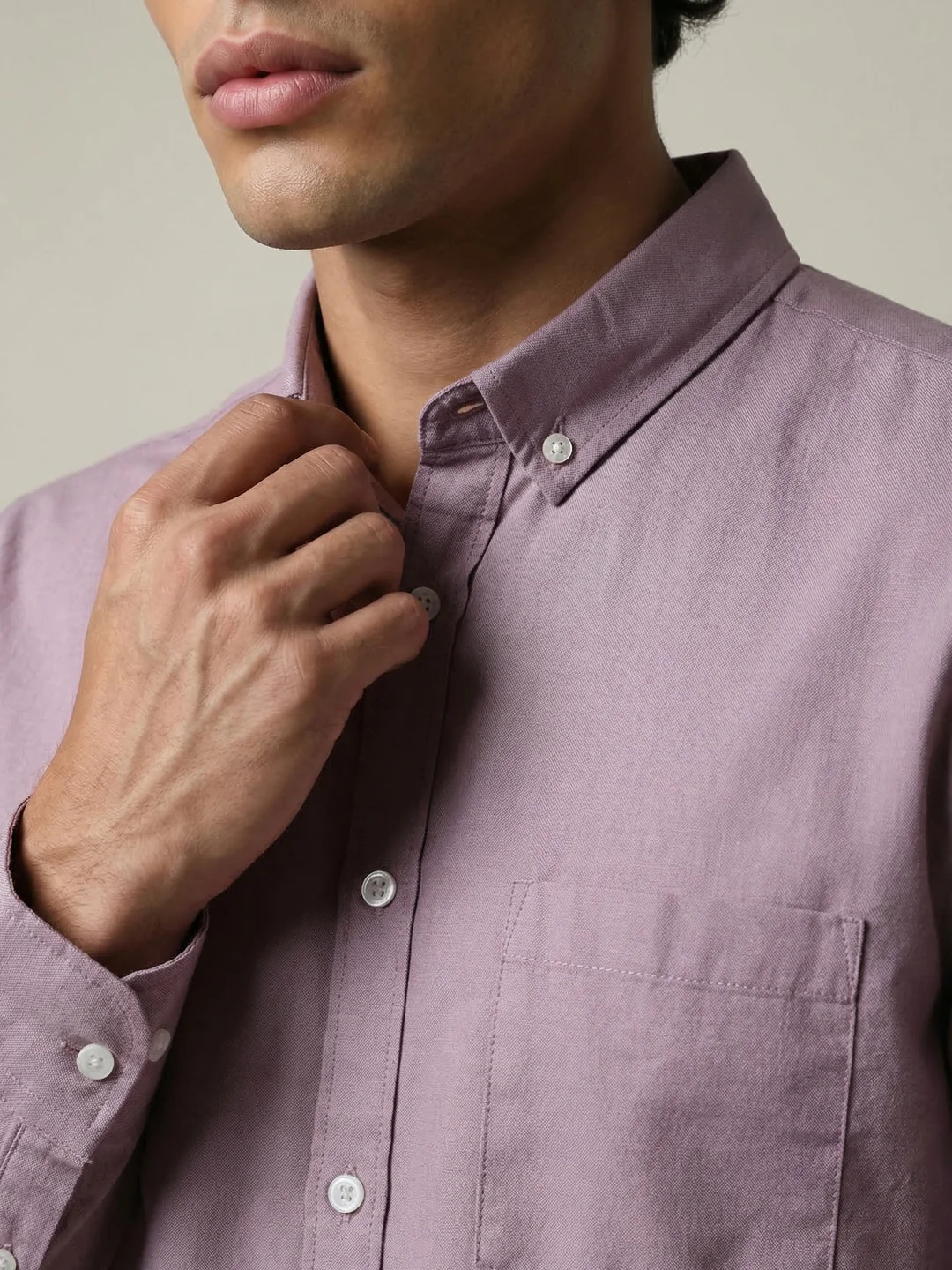 Men's Lilac Cotton Full Sleeve Regular Fit Solid Oxford Shirt With Button-Down Collar - Image 5