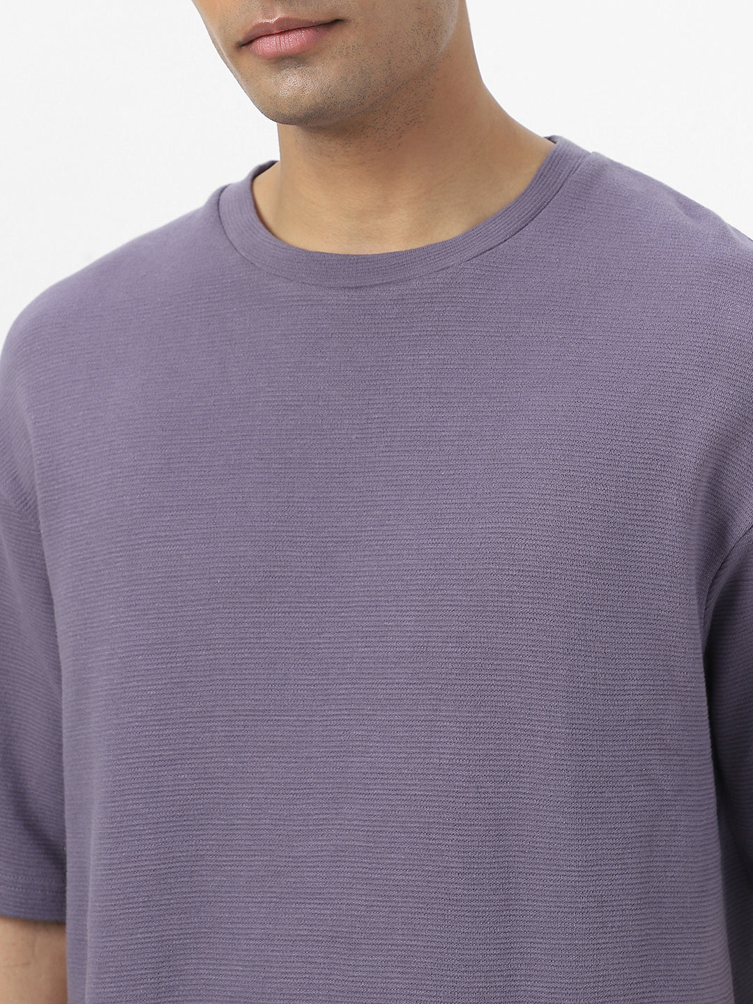 Men's Lilac Textured Round Neck Oversized Half Sleeve Cotton T-Shirt - Image 3