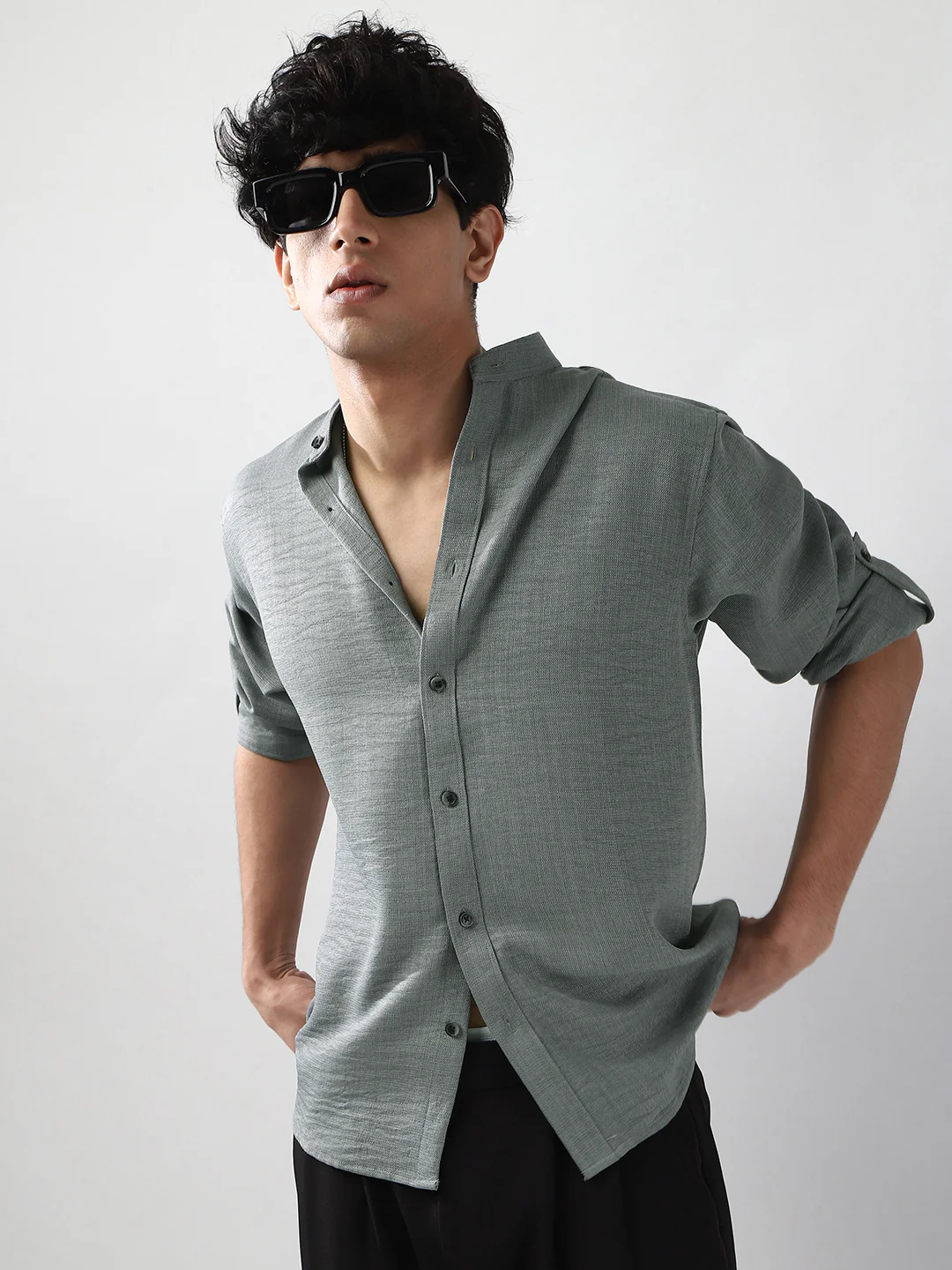 Men's Metallic Blue Linen Blend Full Sleeve Relaxed Fit Mandarin Collar Casual Solid Shirt