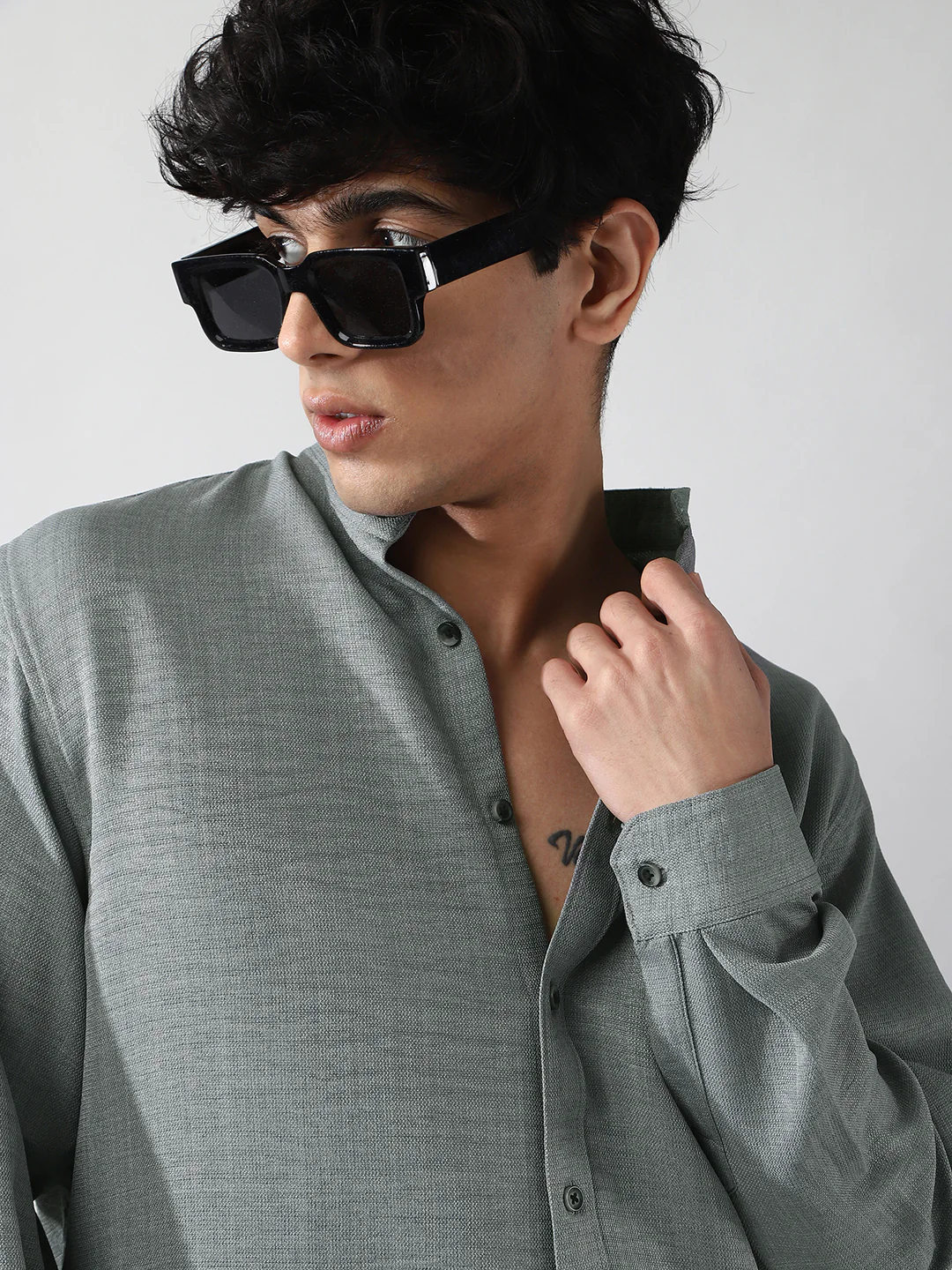 Men's Metallic Blue Linen Blend Full Sleeve Relaxed Fit Mandarin Collar Casual Solid Shirt - Image 5