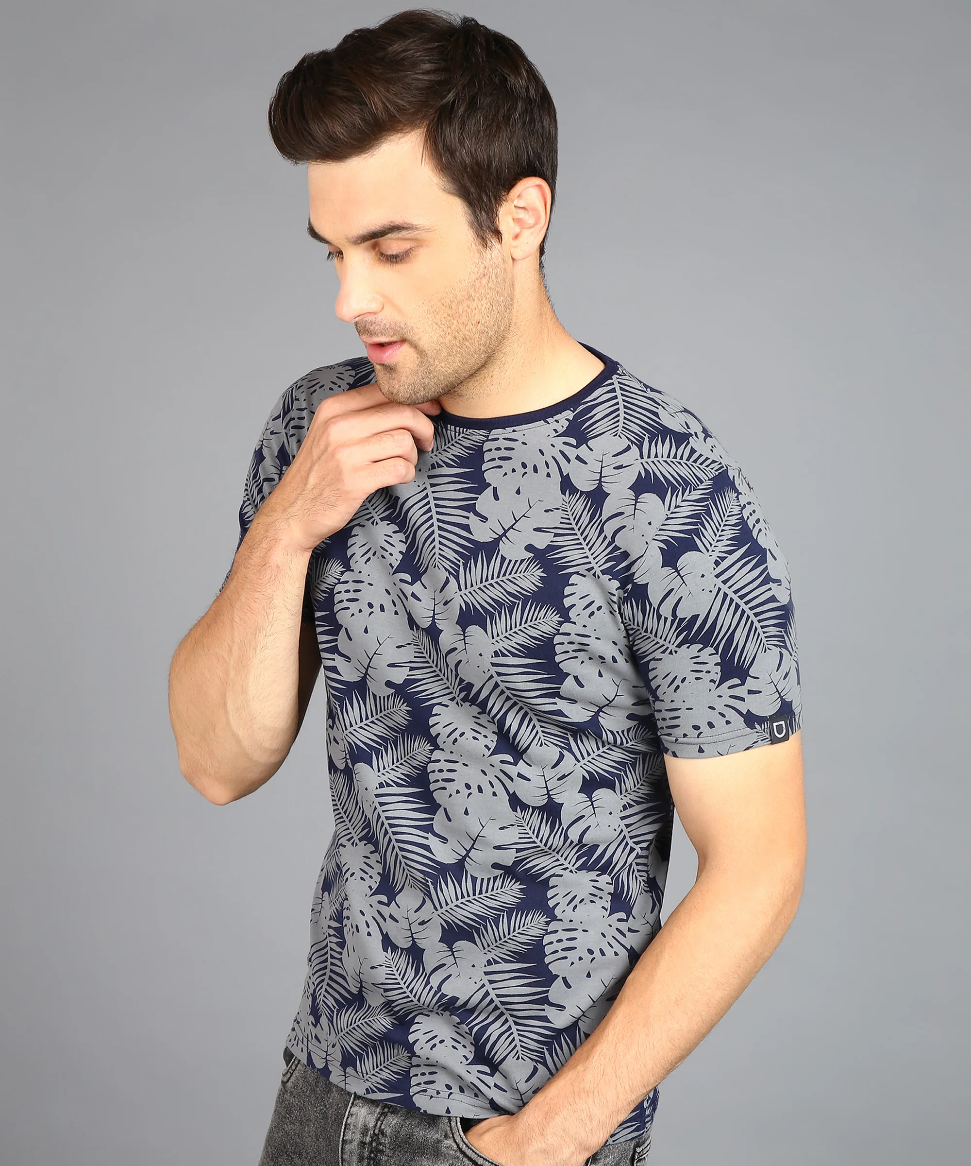 Men's Navy Blue Printed Round Neck Half Sleeve Slim Fit Cotton T-Shirt - Image 2