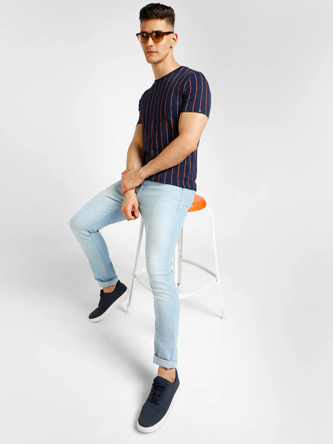Men's Navy Blue Printed Round Neck Half Sleeve Slim Fit Cotton T-Shirt - Image 4