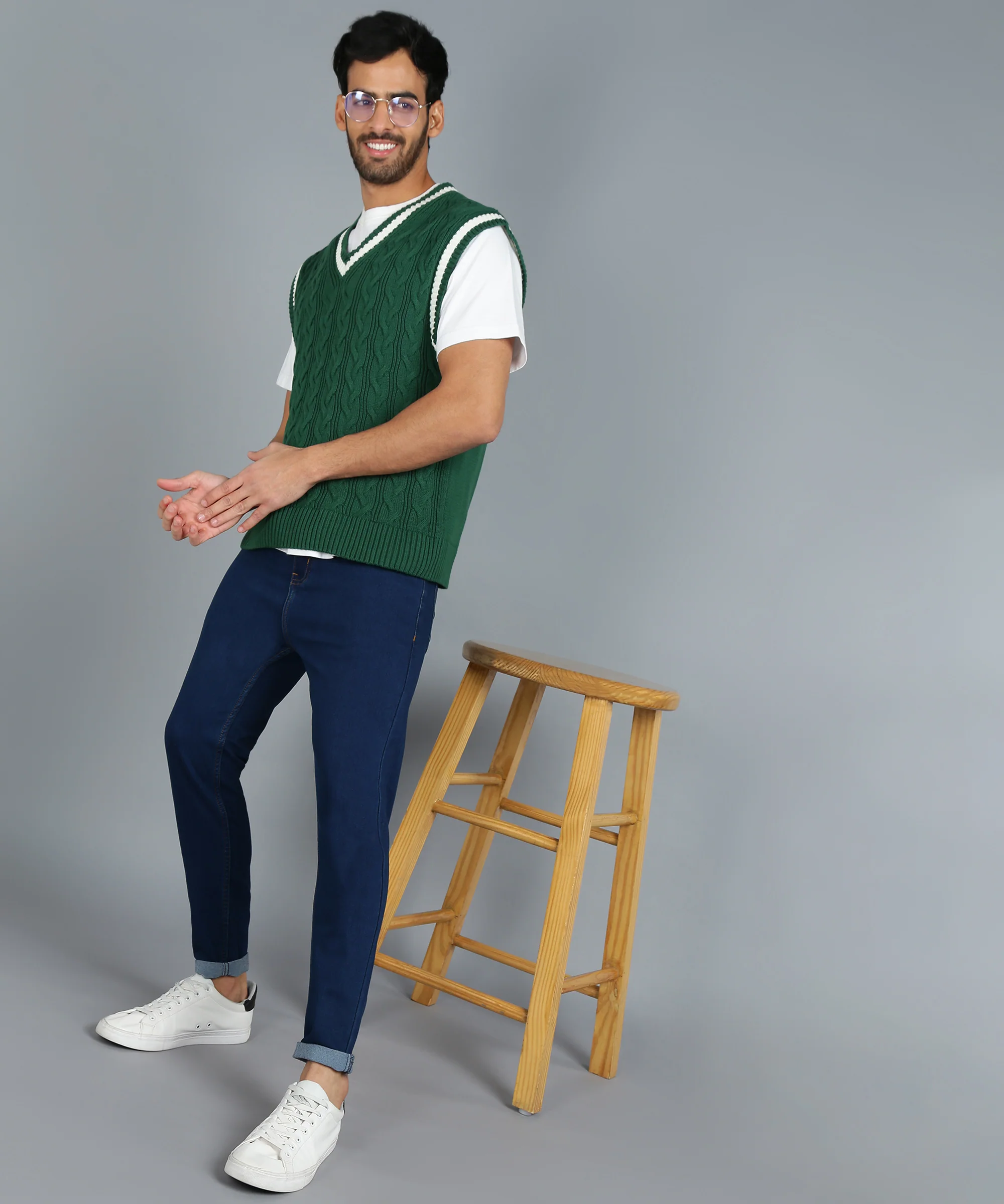 Men's Navy Carrot Fit Denim Jeans Stretchable - Image 4