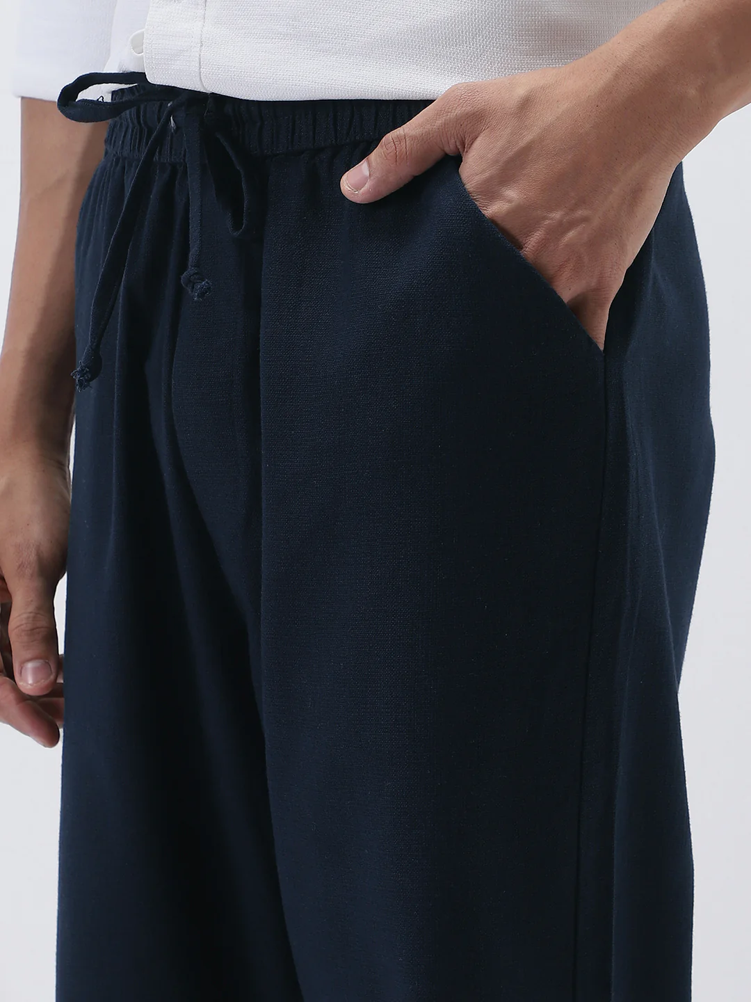 Men's Navy Loose Fit Solid Linen Blend Trousers Non-Stretchable - Image 5