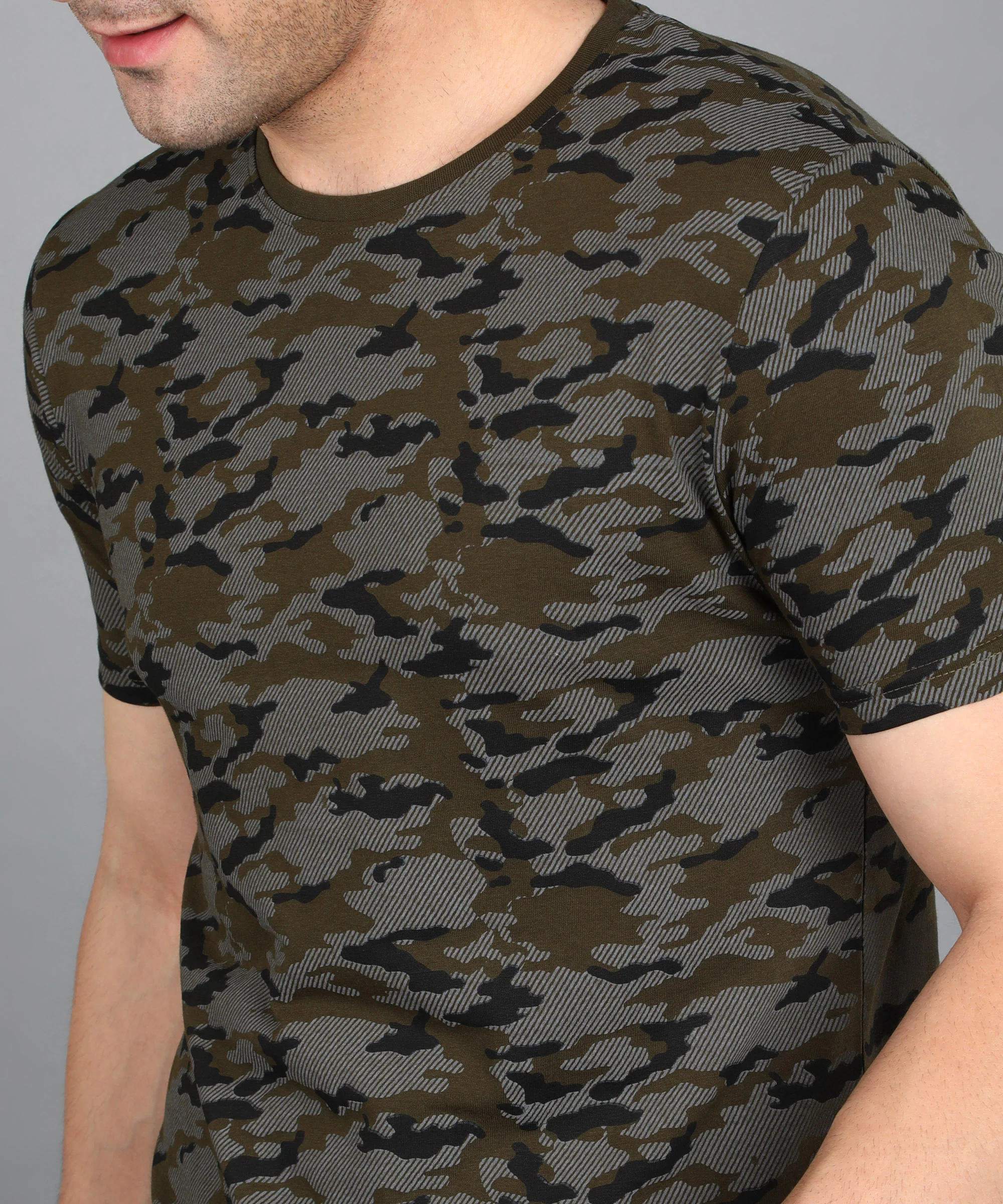 Men's Olive Military Camouflage Printed Slim Fit Half Sleeve Cotton T-Shirt - Image 4