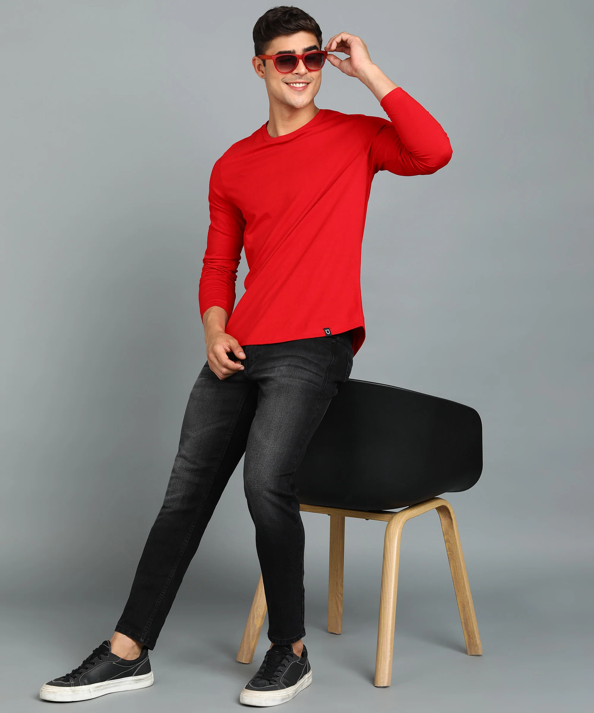 Men's Printed Red Round Neck Full Sleeve Slim Fit Cotton T-Shirt - Image 4