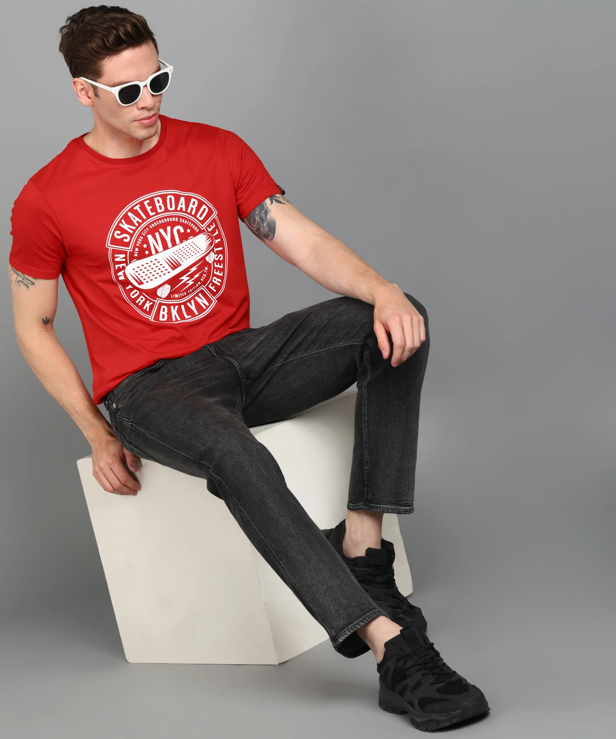 Urbano Fashion Men's Red Graphic Printed Round Neck Half Sleeve Slim Fit Cotton T-Shirt - Image 4