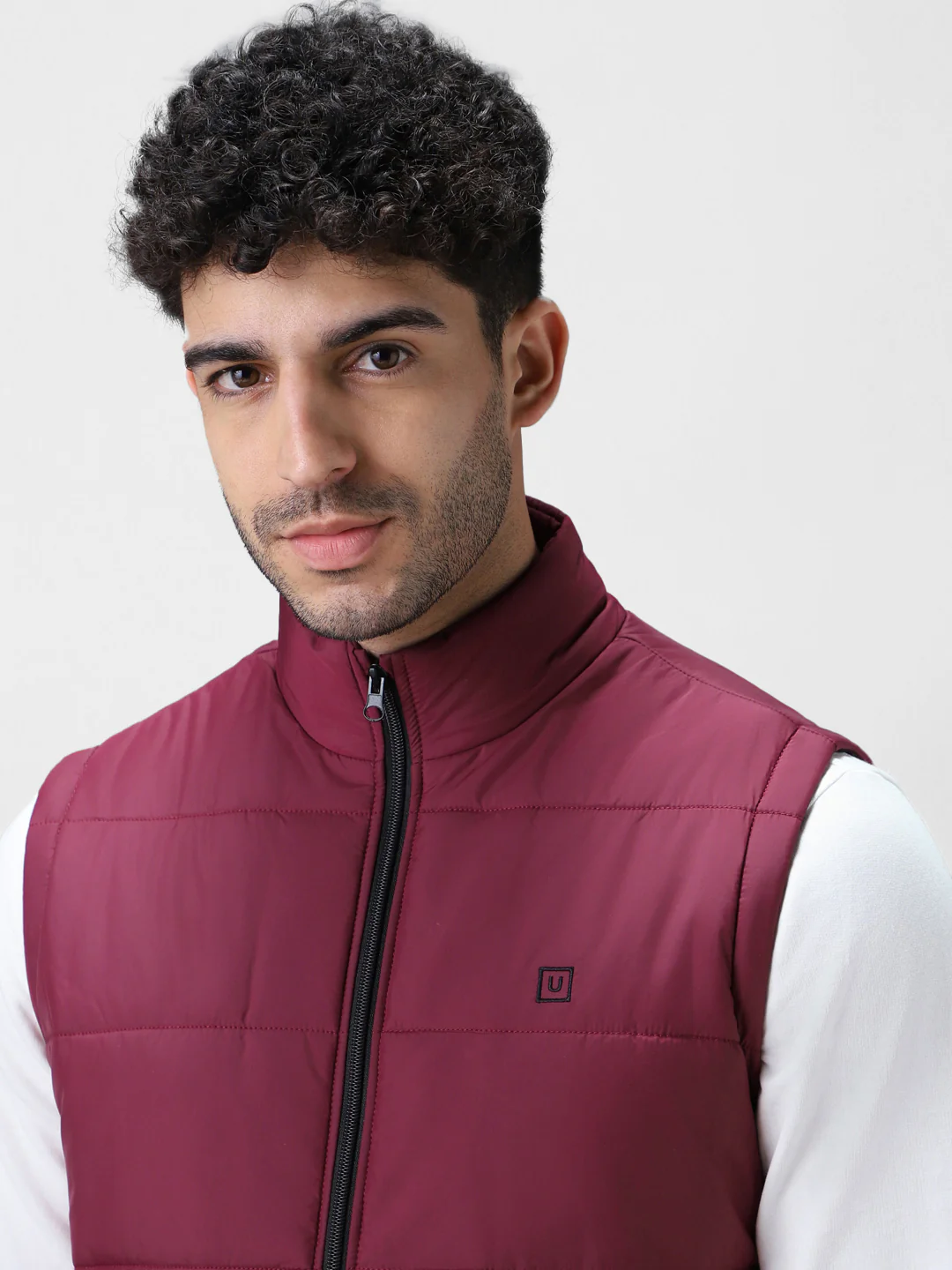 Men's Red Sleeveless Zippered Puffer Jacket - Image 7