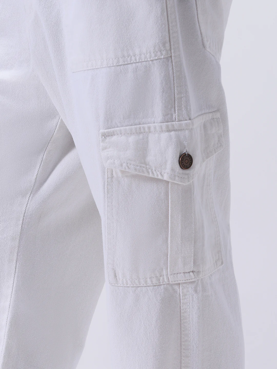 Men's White Loose Mid Rise Baggy Fit Cargo Jeans with 6 Pockets Non-Stretchable - Image 5