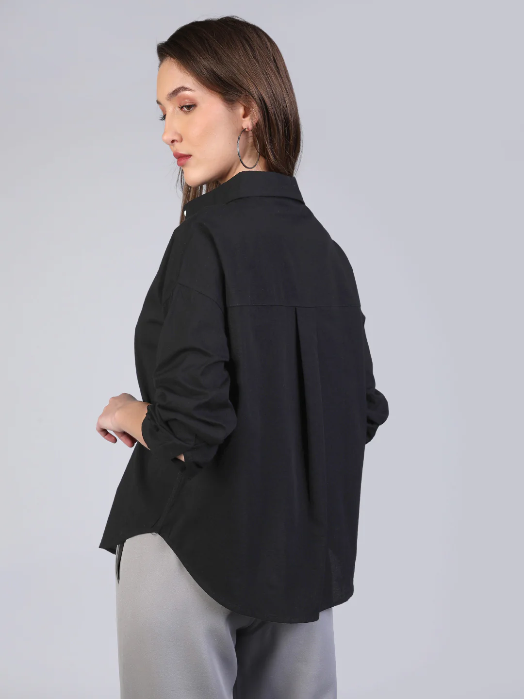 Women's Black Cotton Full Sleeve Oversized Fit Casual Solid Slub Shirt with Spread Collar - Image 4