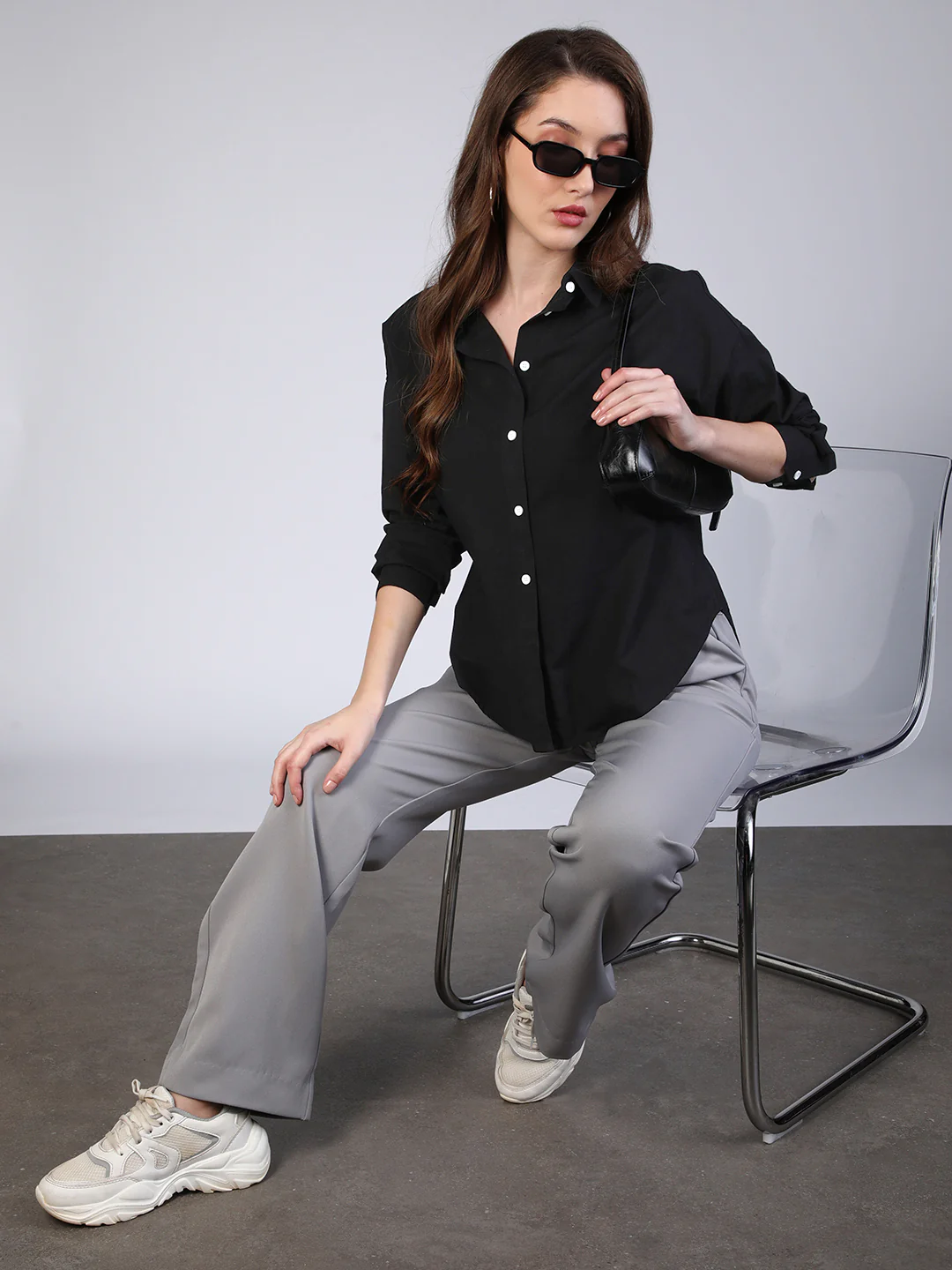 Women's Black Cotton Full Sleeve Oversized Fit Casual Solid Slub Shirt with Spread Collar - Image 5