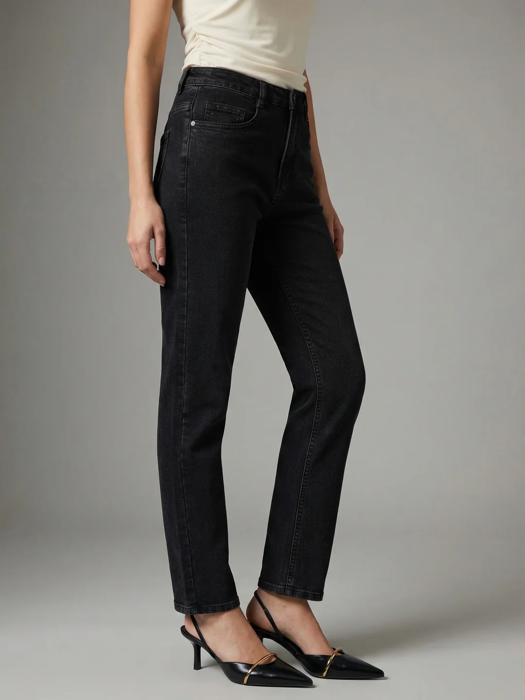 Women's Black High Rise Straight Fit Washed Jeans Non-Stretchable - Image 2
